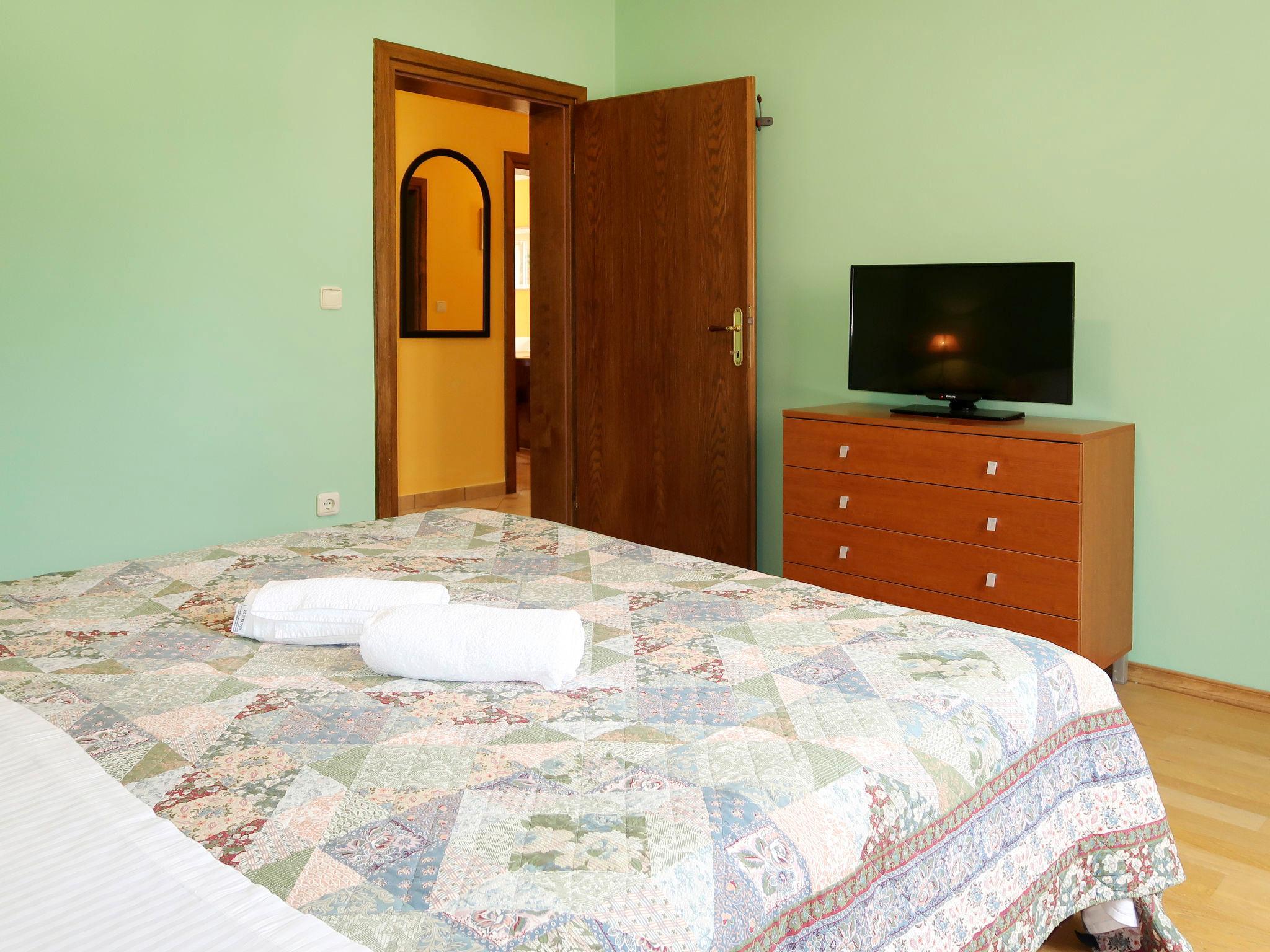 Foto 14 - Casa con 2 camere da letto a Drniš con piscina privata e vista mare