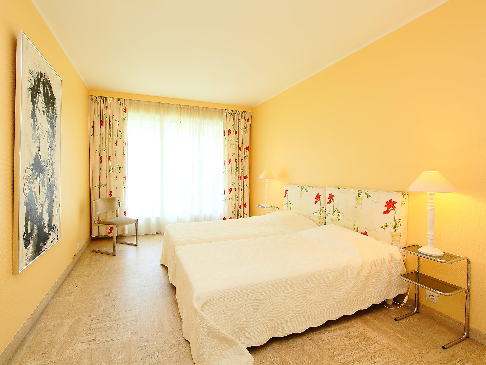 Foto 10 - Appartamento con 2 camere da letto a Cannes con giardino e vista mare