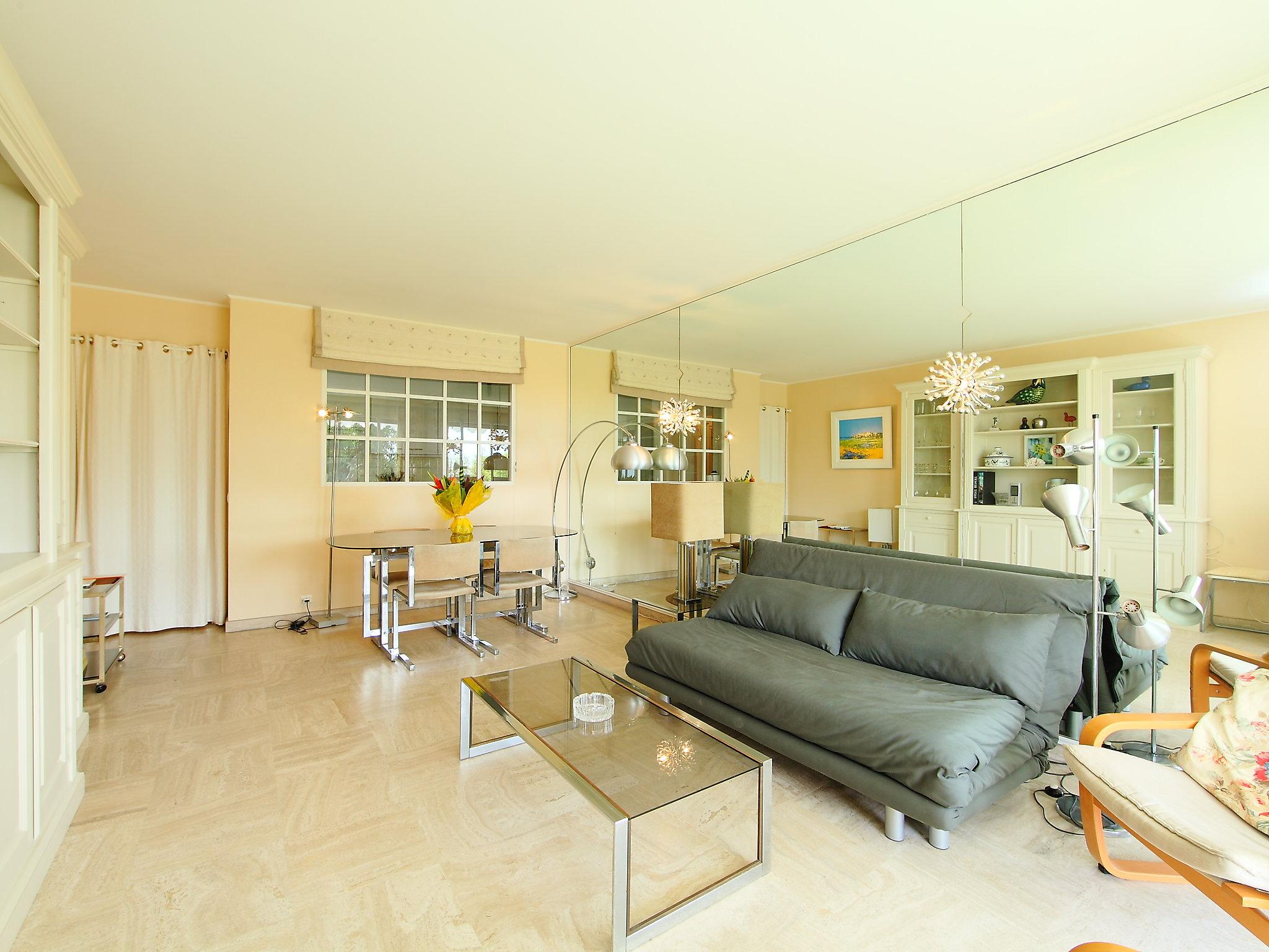 Photo 3 - 2 bedroom Apartment in Cannes with garden and terrace