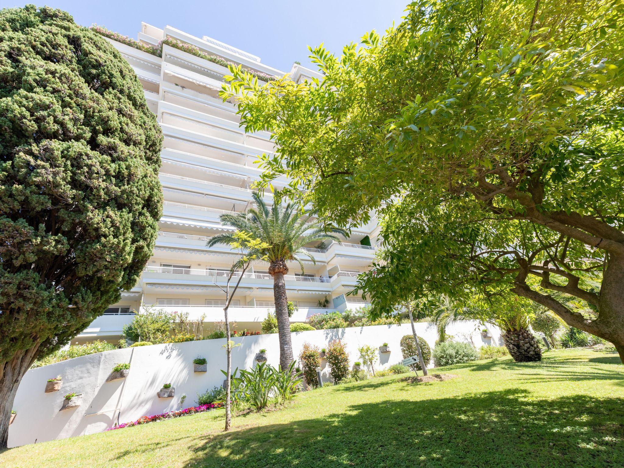 Photo 22 - Appartement de 2 chambres à Cannes avec jardin et vues à la mer