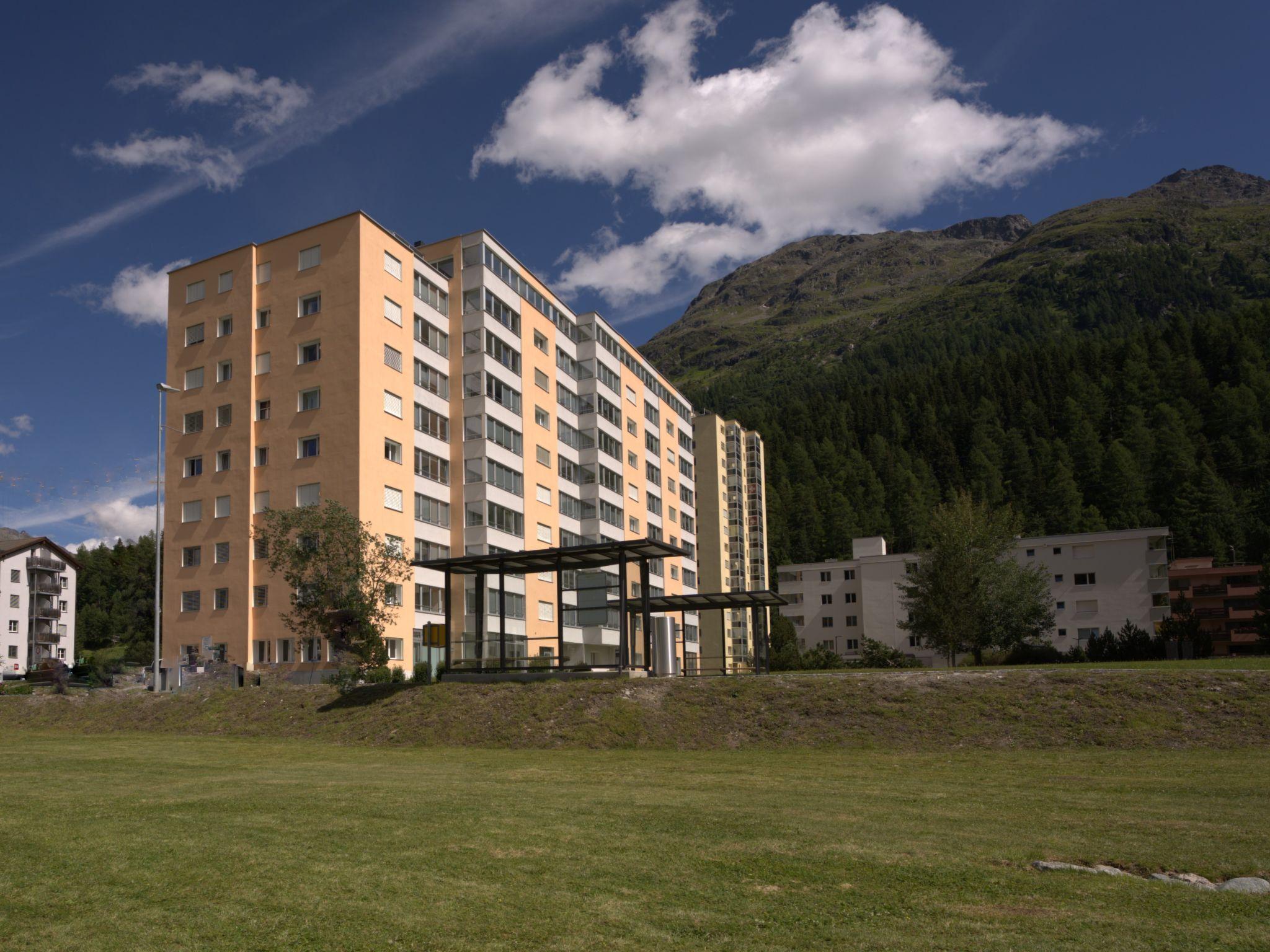 Foto 19 - Appartamento con 3 camere da letto a Sankt Moritz con vista sulle montagne