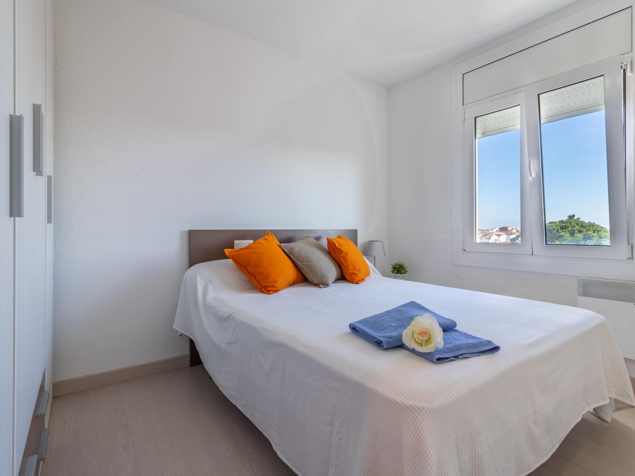 Foto 4 - Apartamento de 2 habitaciones en Castelló d'Empúries con jardín y vistas al mar