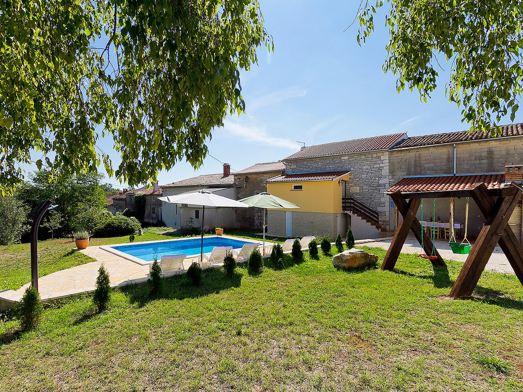 Foto 41 - Casa con 3 camere da letto a Žminj con piscina privata e giardino