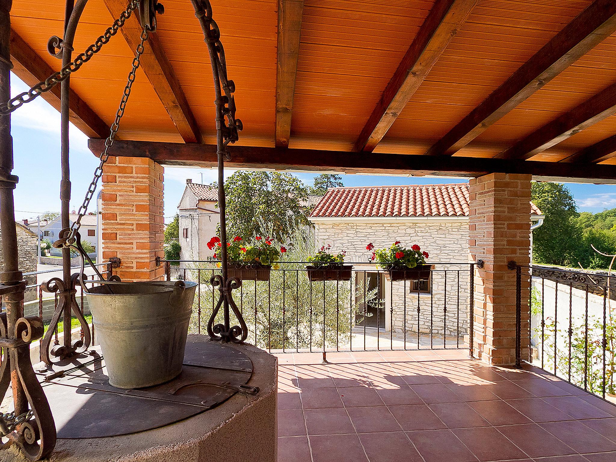 Photo 3 - Maison de 3 chambres à Žminj avec piscine privée et jardin