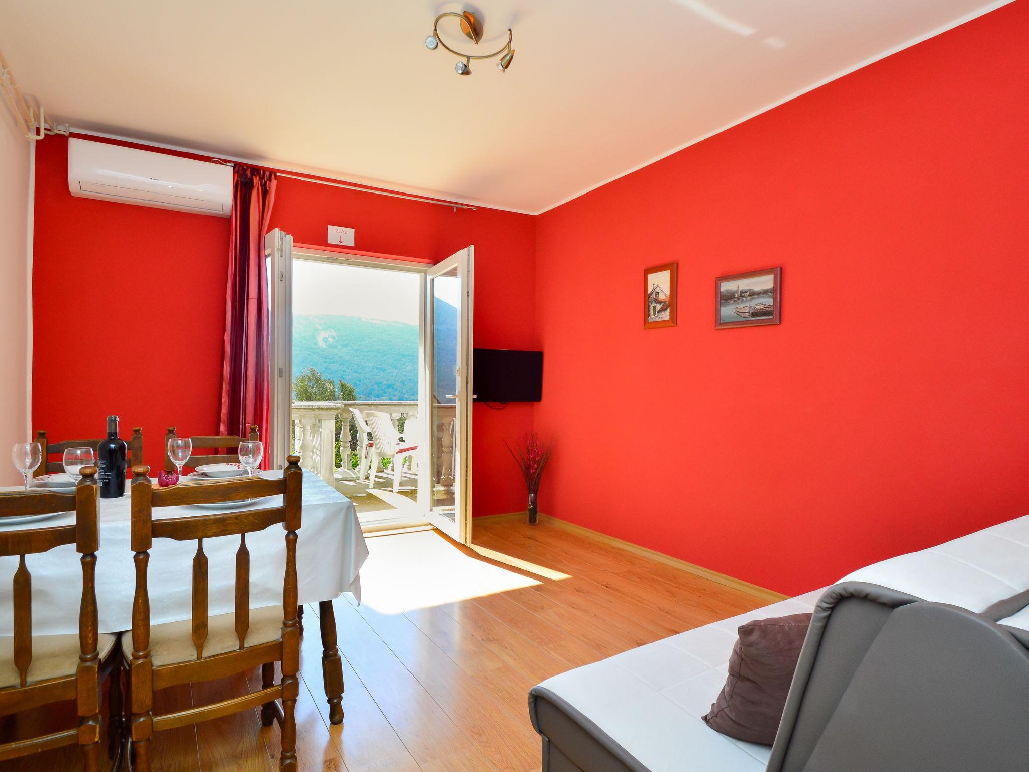 Foto 3 - Appartamento con 1 camera da letto a Sebenico con terrazza e vista mare