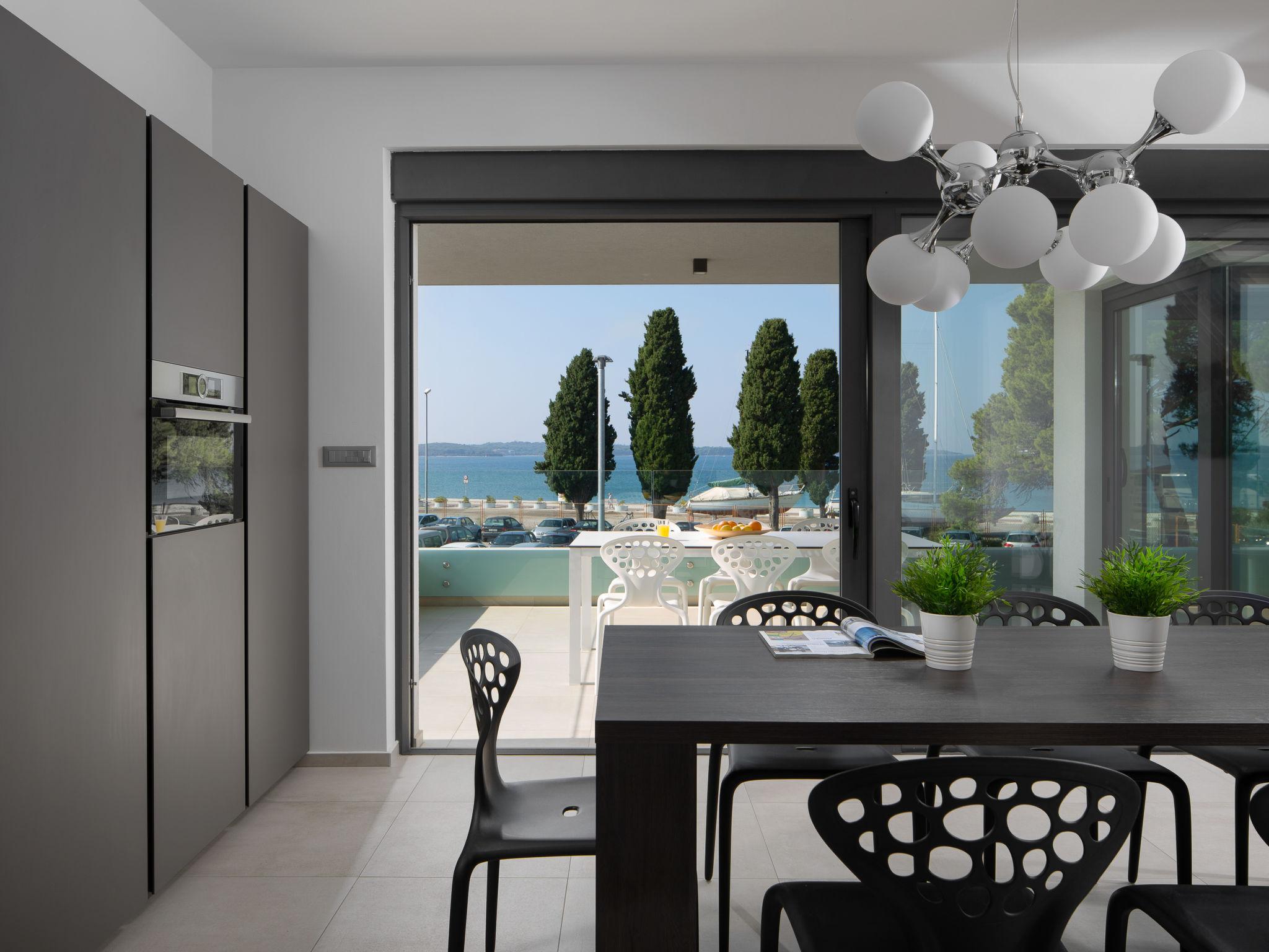 Photo 3 - Appartement de 3 chambres à Fažana avec terrasse et vues à la mer