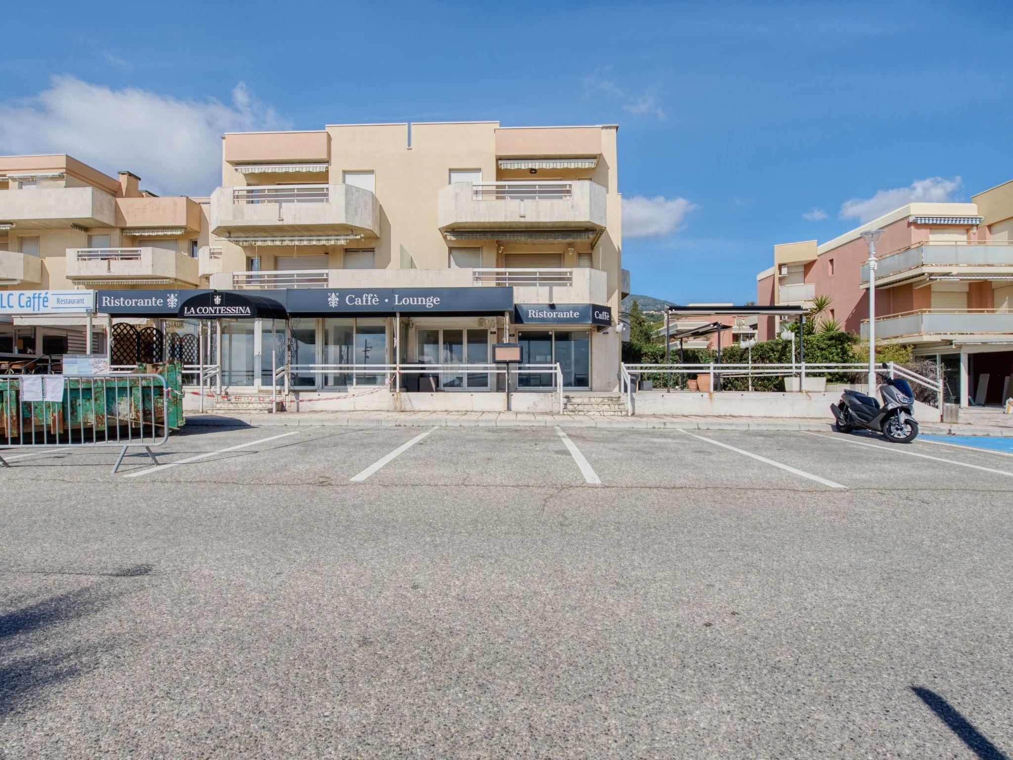 Foto 26 - Appartamento con 2 camere da letto a Cavalaire-sur-Mer con terrazza e vista mare