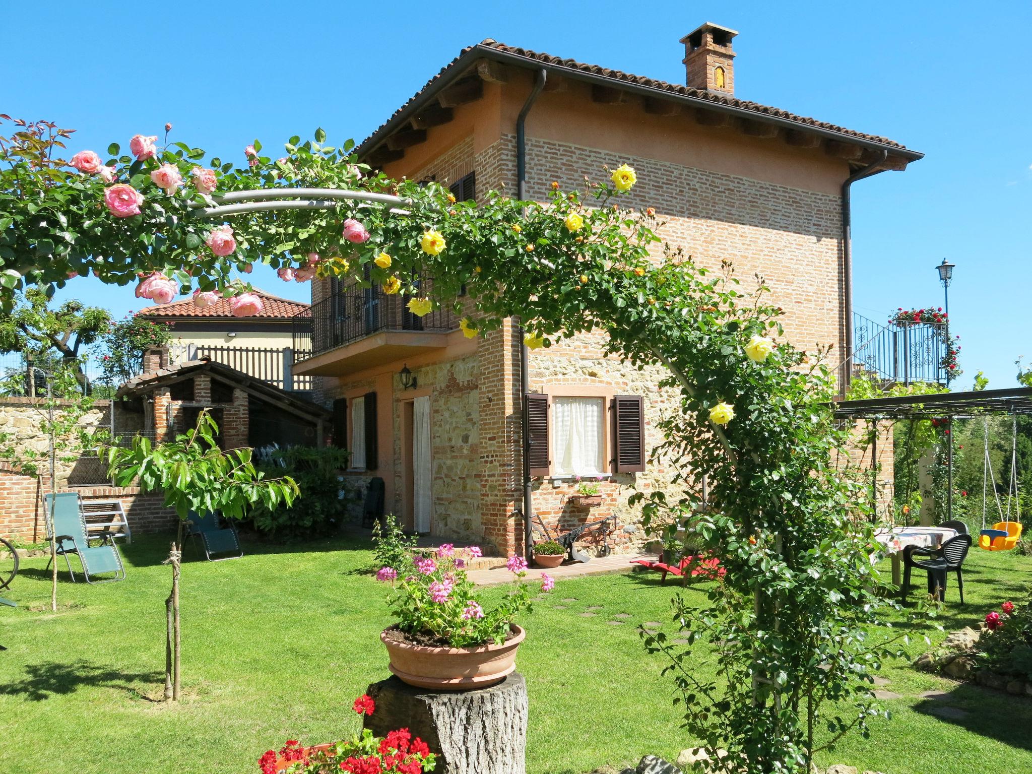 Foto 1 - Apartamento de 1 quarto em Cortazzone com piscina e jardim