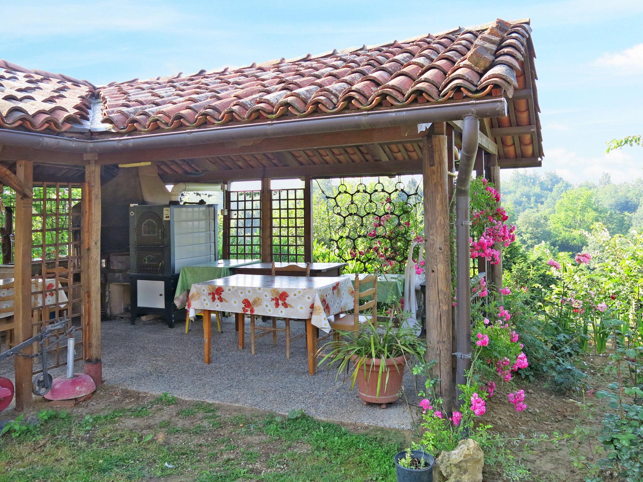 Foto 34 - Casa de 6 quartos em Cortazzone com piscina e jardim