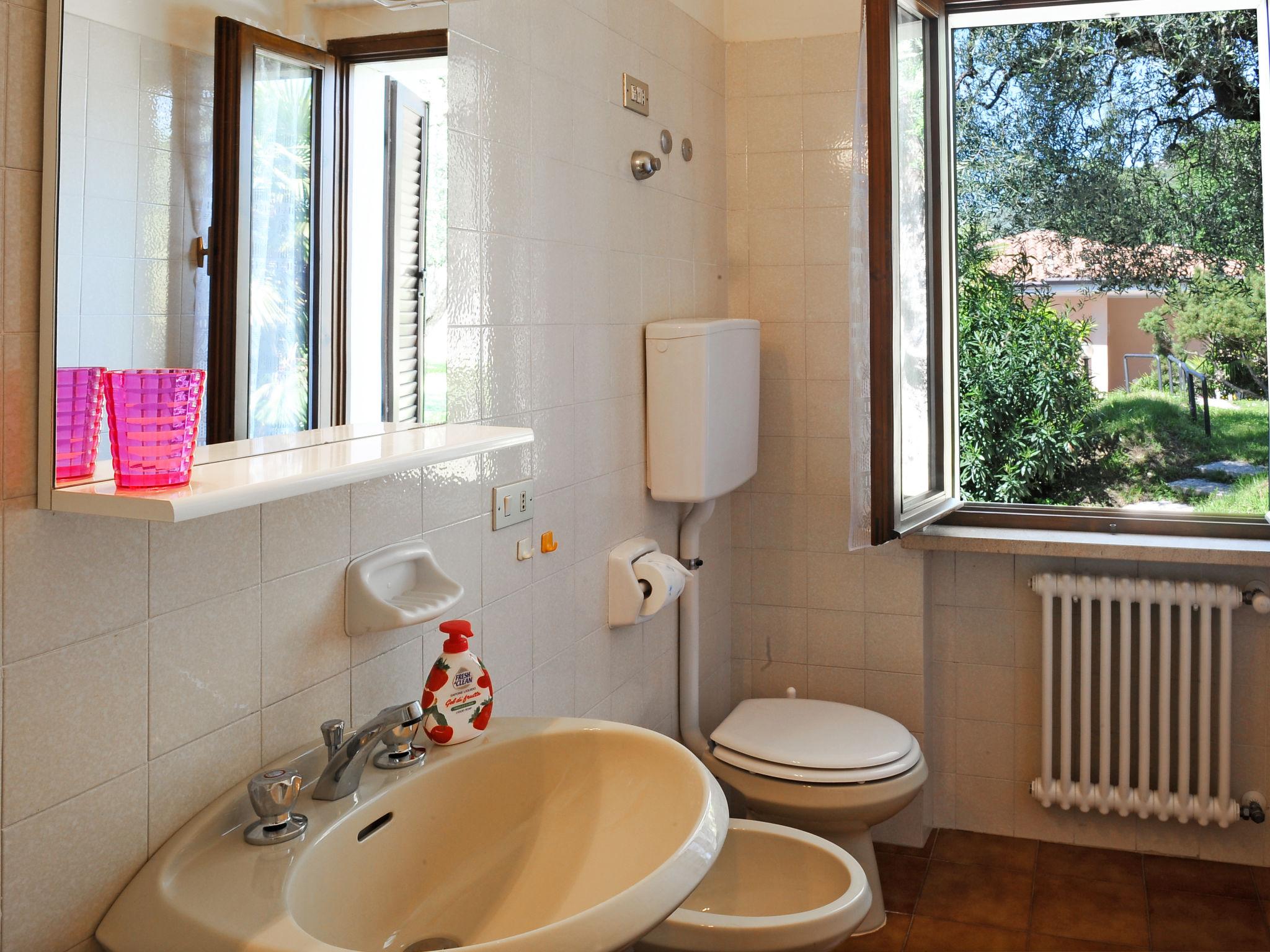 Photo 13 - Appartement de 1 chambre à Malcesine avec jardin et vues sur la montagne