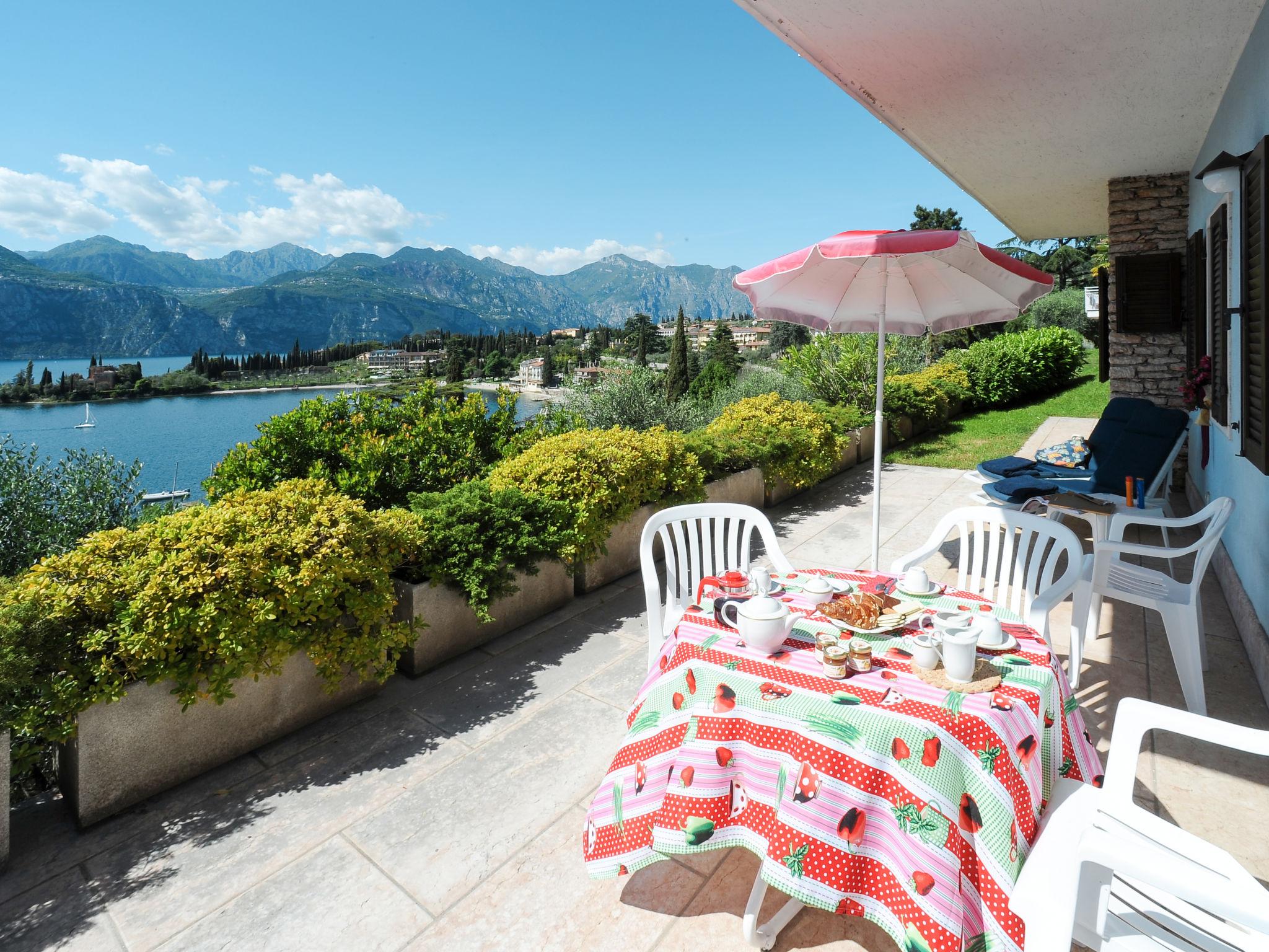 Photo 2 - Appartement de 1 chambre à Malcesine avec jardin et vues sur la montagne