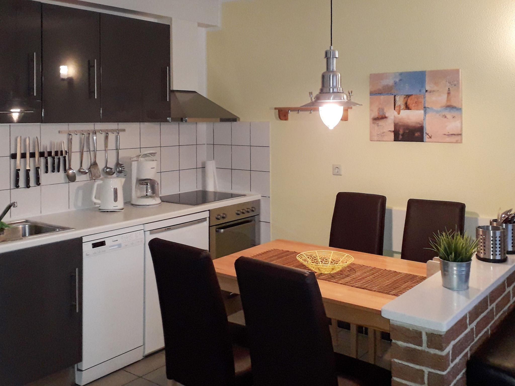 Photo 3 - 2 bedroom House in Butjadingen with terrace and sea view