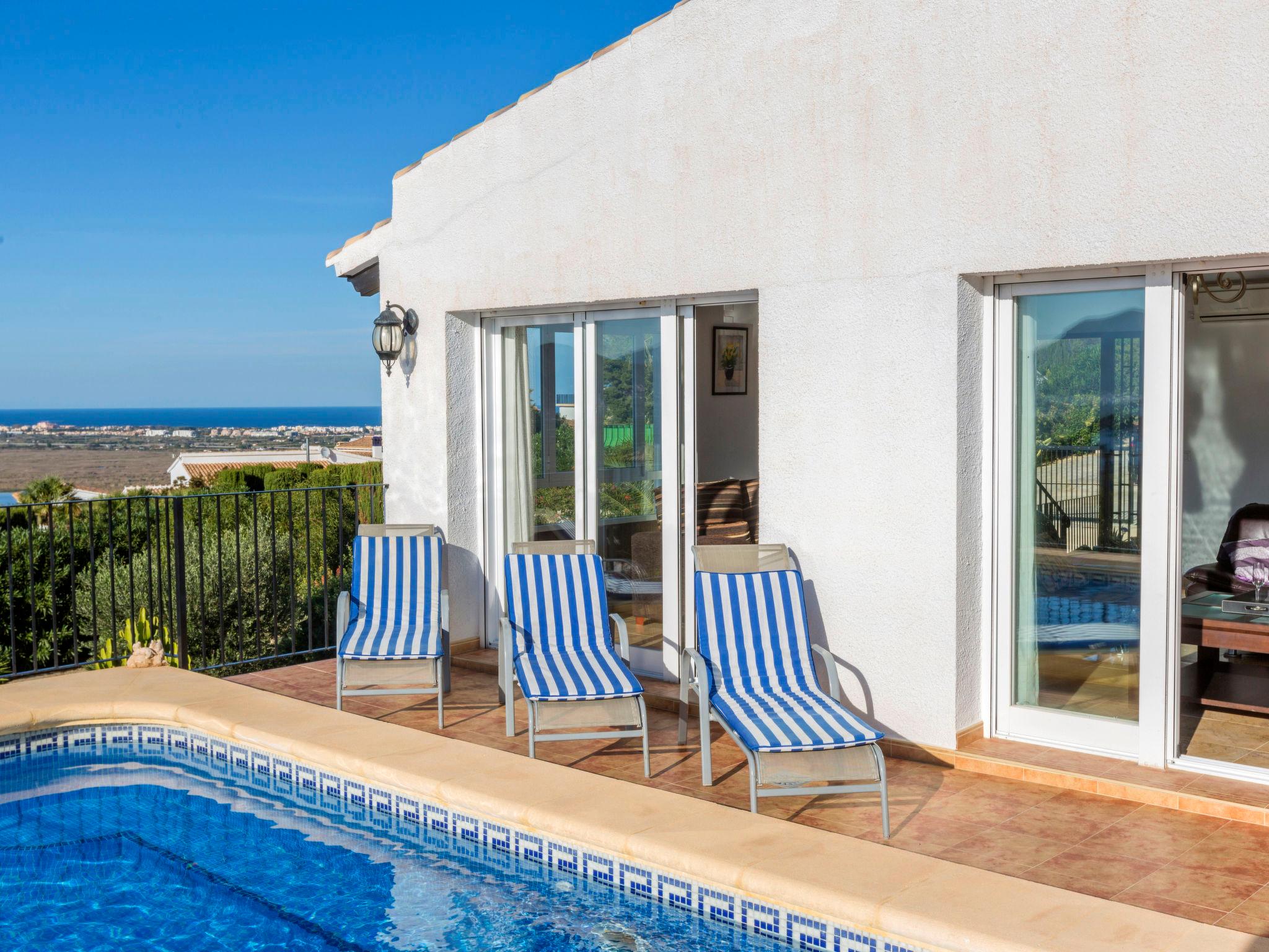 Foto 7 - Casa de 4 quartos em Pego com piscina privada e vistas do mar