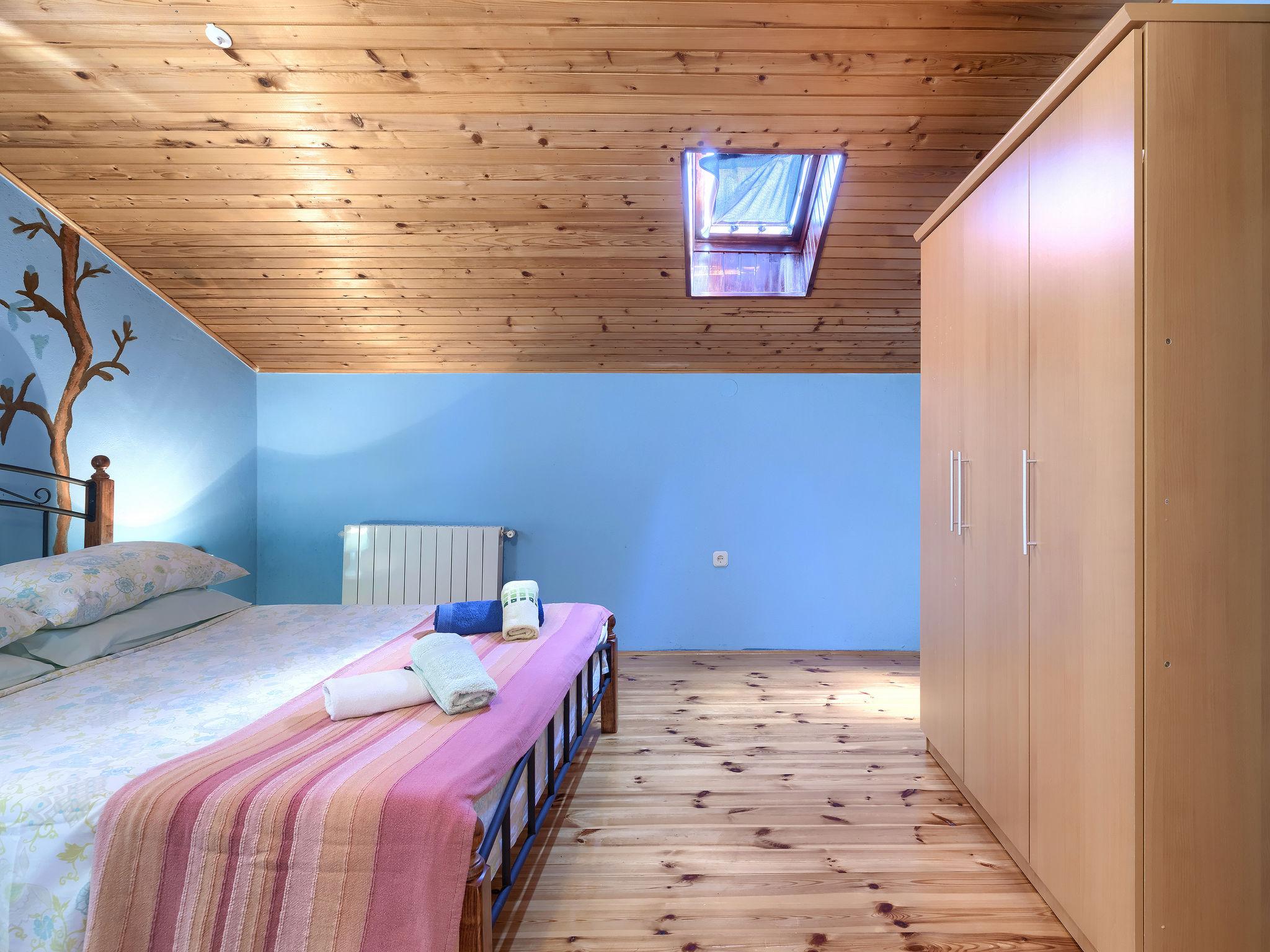 Foto 16 - Casa de 4 habitaciones en Svetvinčenat con piscina privada y vistas al mar