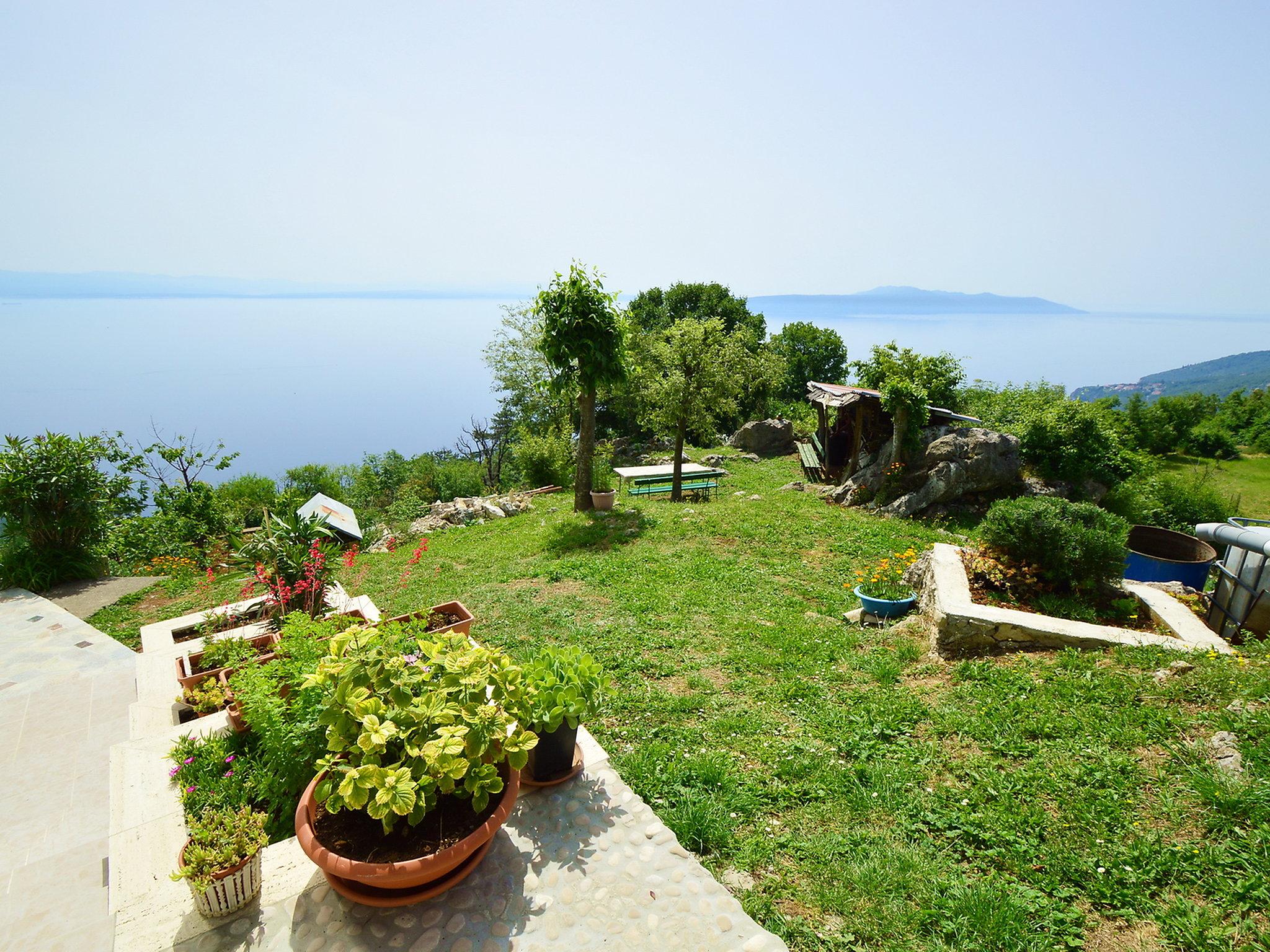 Photo 26 - Appartement de 3 chambres à Lovran avec jardin et vues à la mer