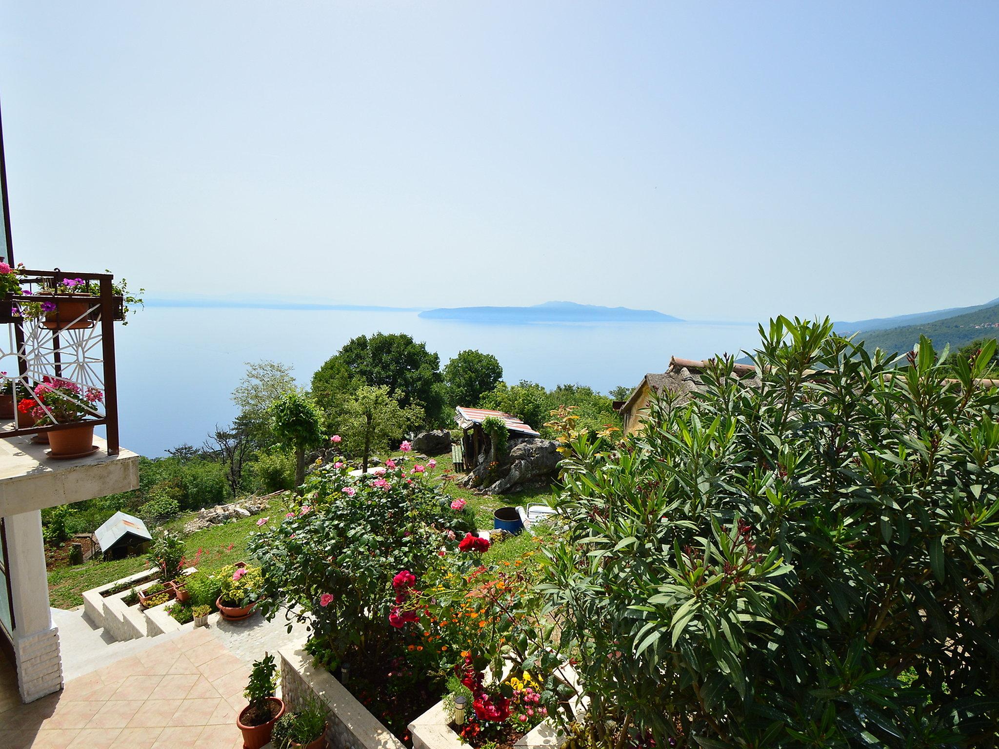 Photo 20 - Appartement de 3 chambres à Lovran avec jardin et vues à la mer