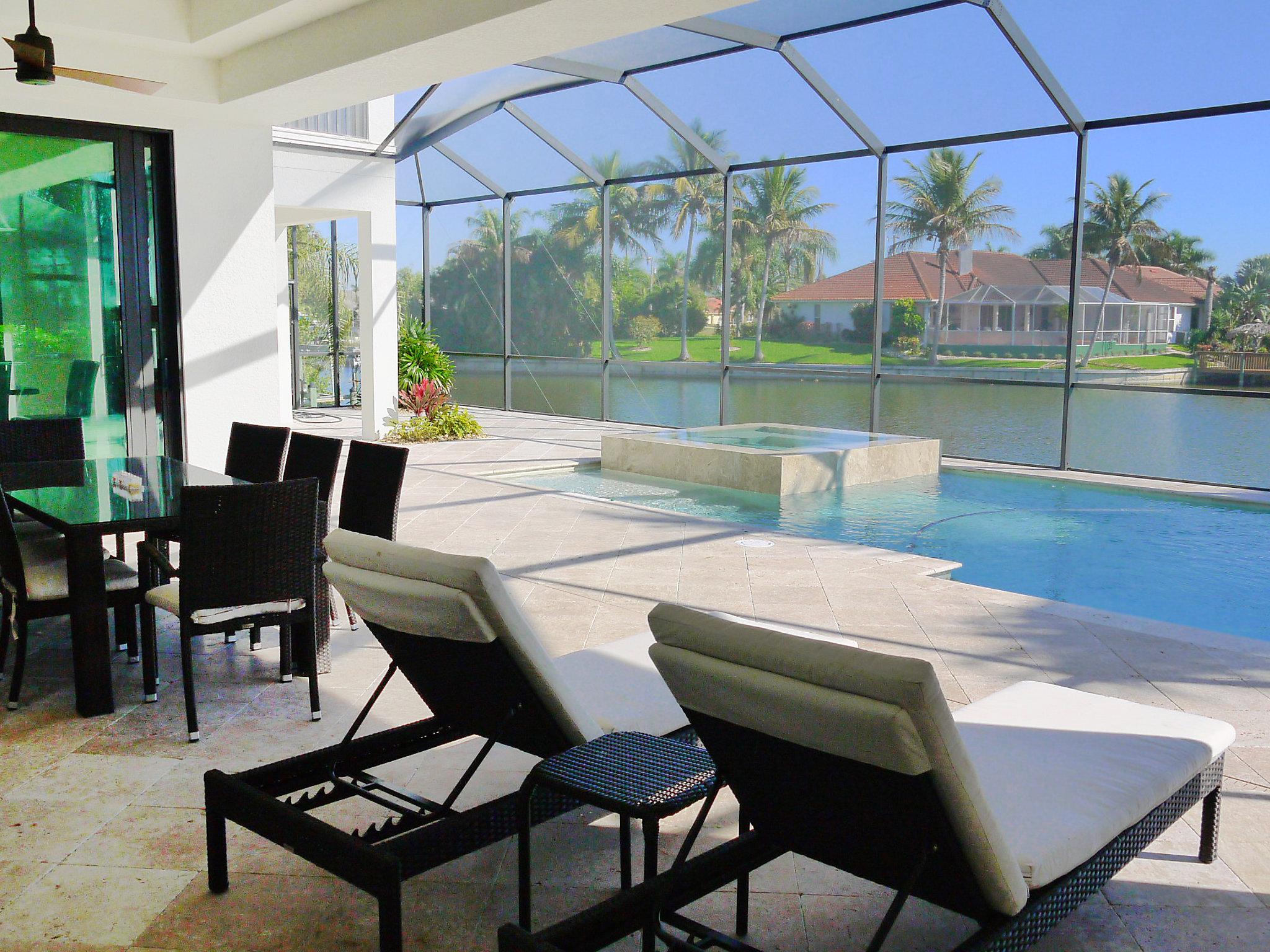 Foto 3 - Casa de 4 habitaciones en Cape Coral con piscina privada y terraza