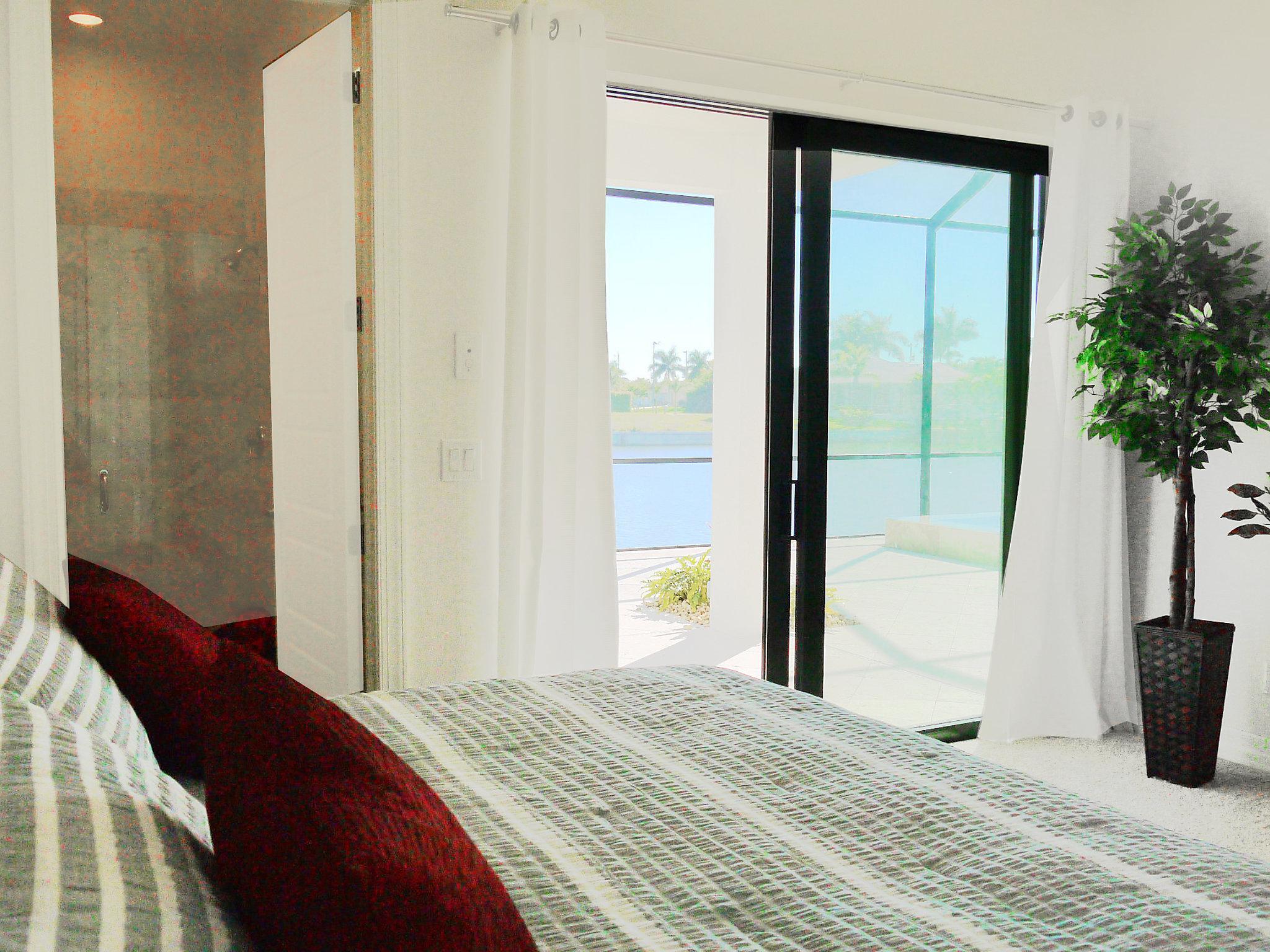 Foto 14 - Casa de 4 habitaciones en Cape Coral con piscina privada y terraza