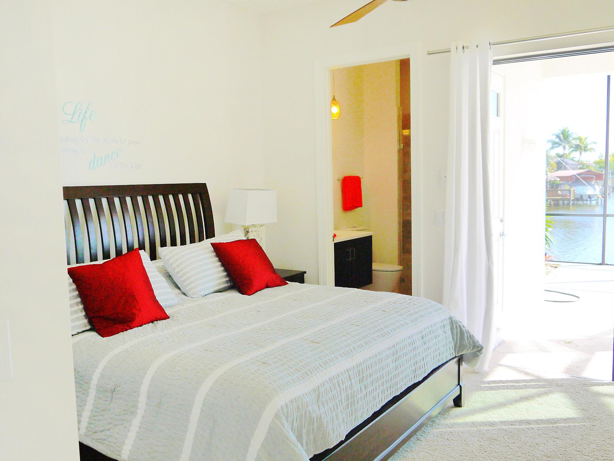Foto 13 - Haus mit 4 Schlafzimmern in Cape Coral mit privater pool und terrasse
