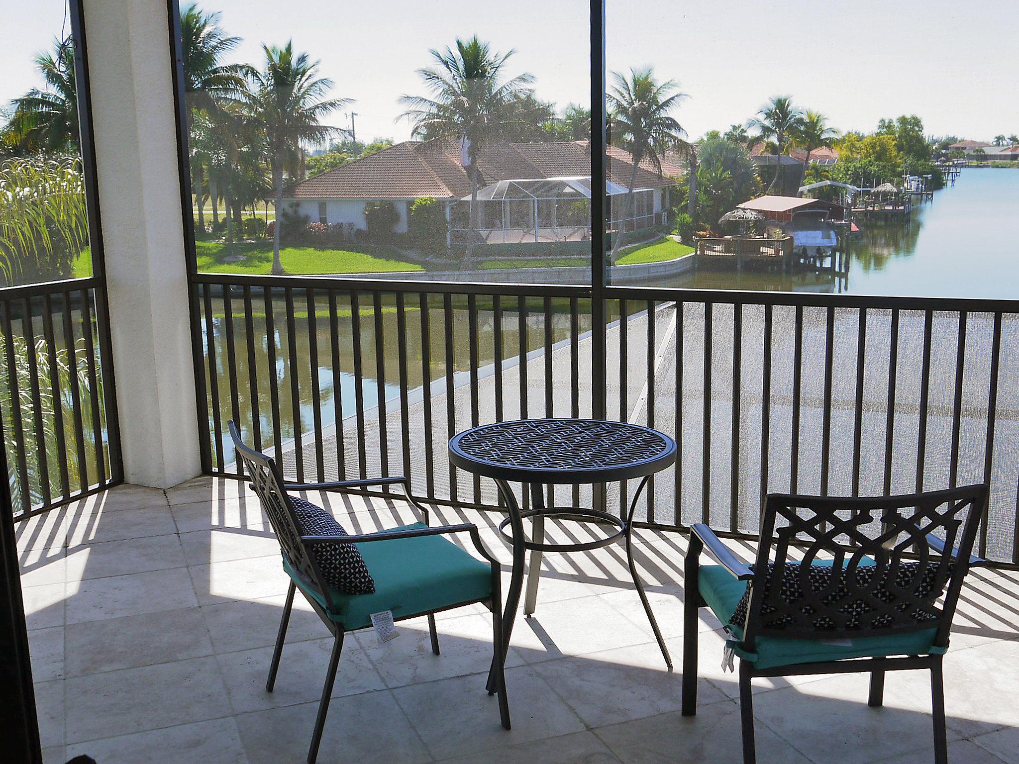 Foto 21 - Casa de 4 quartos em Cape Coral com piscina privada e terraço