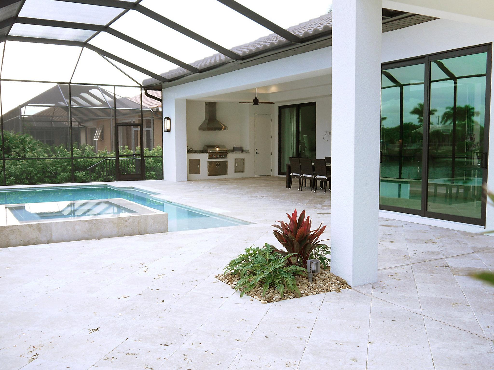 Foto 36 - Casa de 4 quartos em Cape Coral com piscina privada e terraço