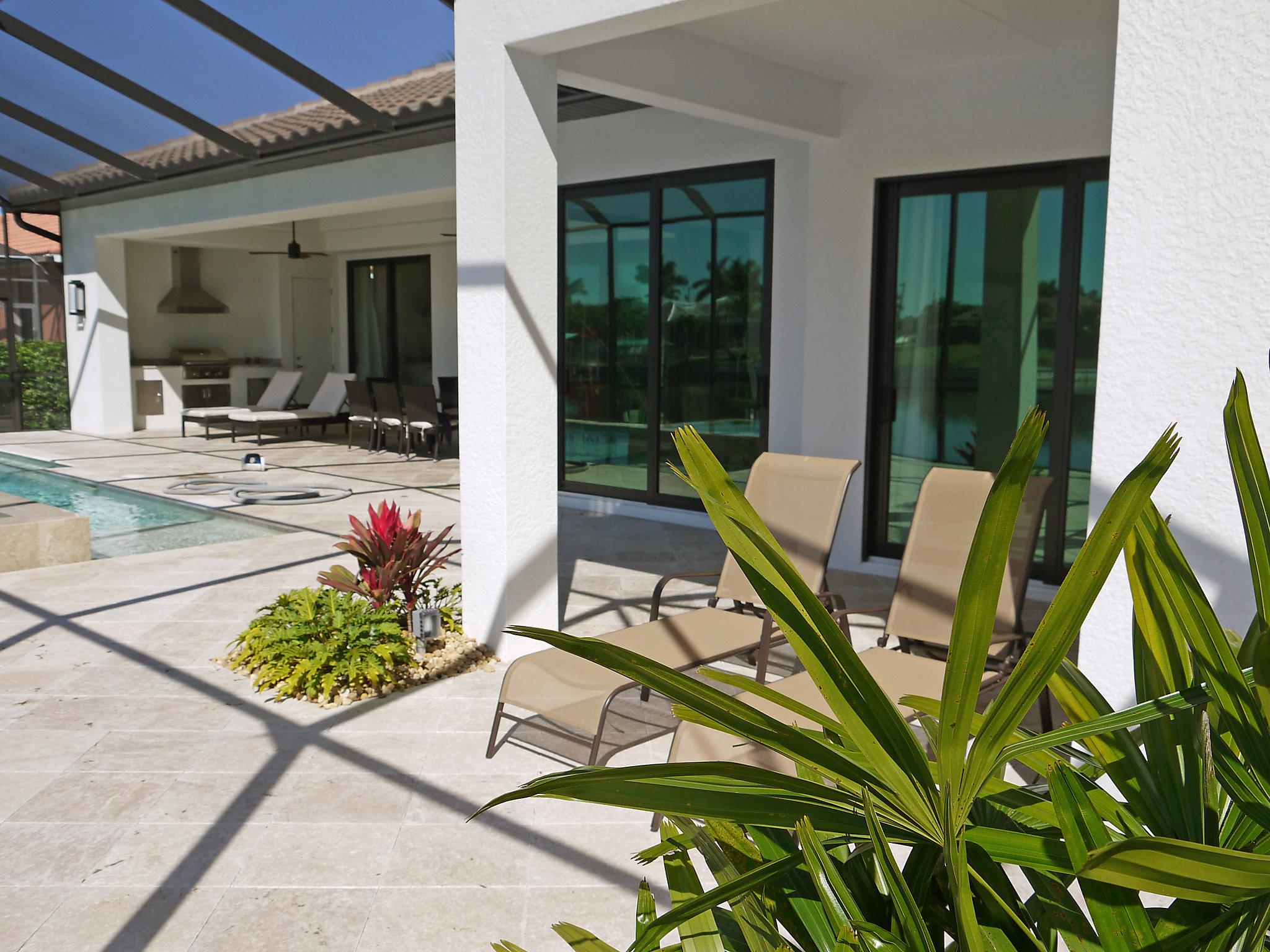 Foto 32 - Haus mit 4 Schlafzimmern in Cape Coral mit privater pool und terrasse