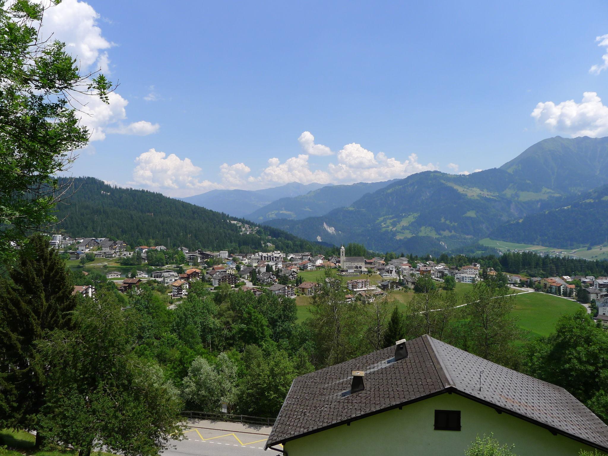 Foto 5 - Appartamento con 3 camere da letto a Laax con giardino e vista sulle montagne