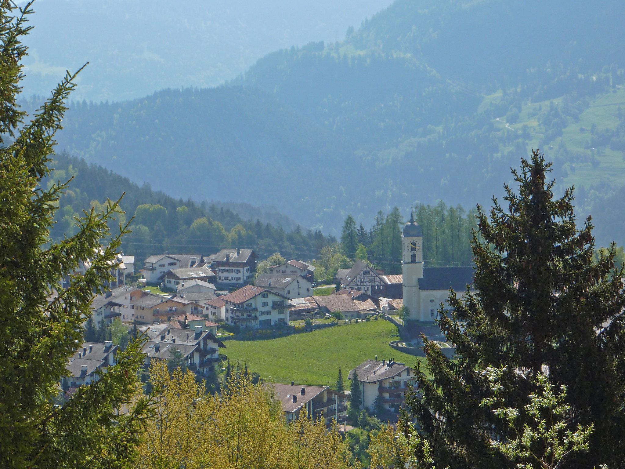 Foto 21 - Apartamento de 3 habitaciones en Laax con jardín