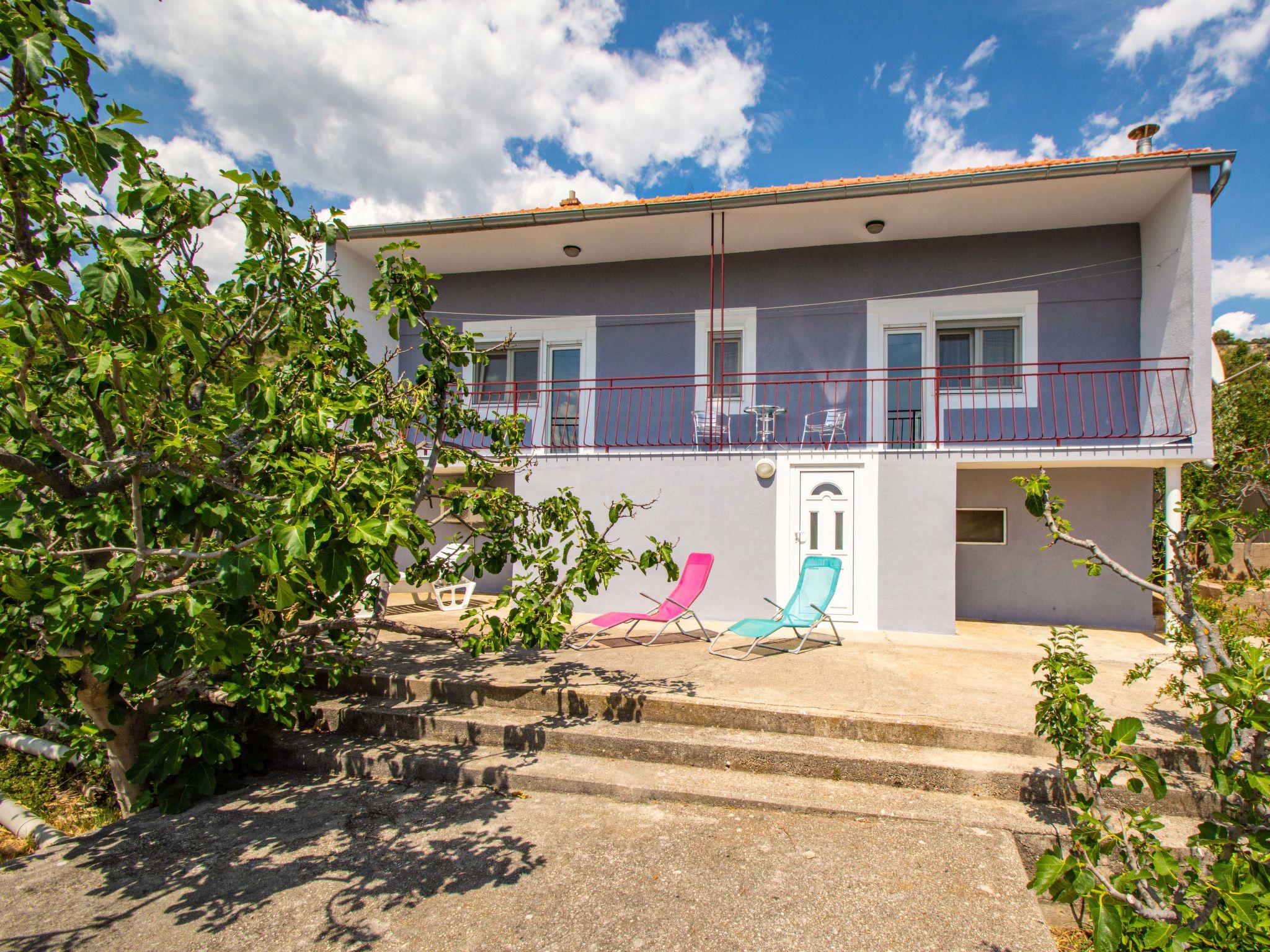 Photo 5 - Appartement de 3 chambres à Bilice avec piscine privée et vues à la mer