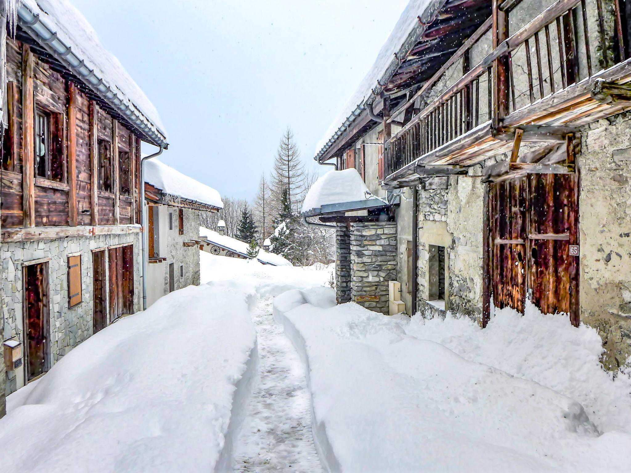 Photo 15 - 2 bedroom Apartment in Chamonix-Mont-Blanc with garden and mountain view