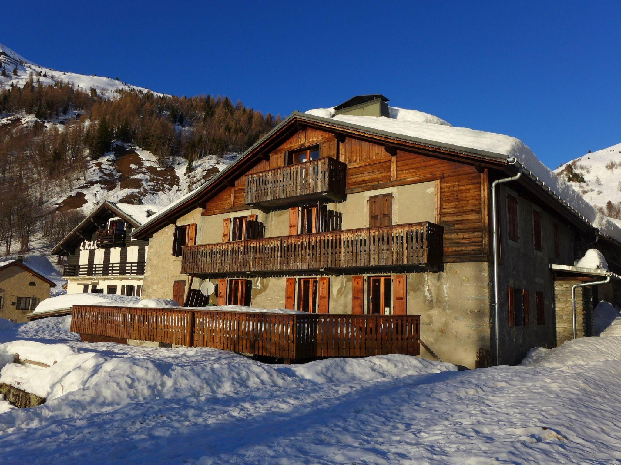 Foto 17 - Appartamento con 2 camere da letto a Chamonix-Mont-Blanc con giardino e vista sulle montagne