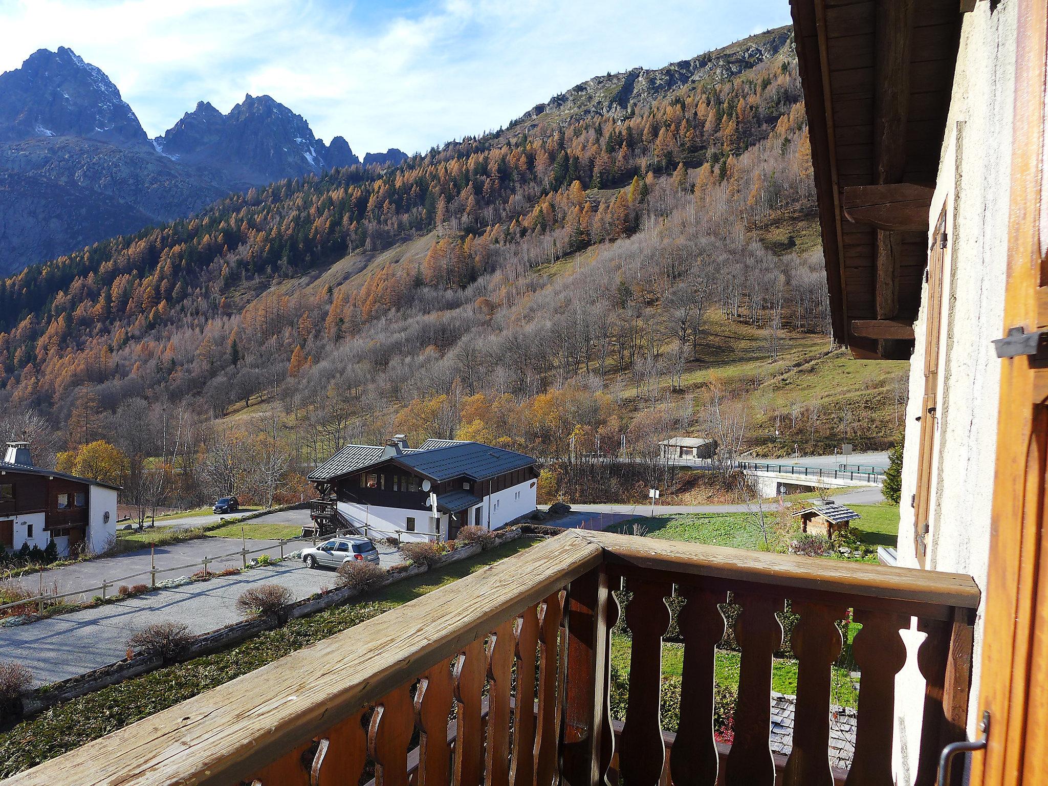 Foto 11 - Apartamento de 2 habitaciones en Chamonix-Mont-Blanc con jardín y vistas a la montaña