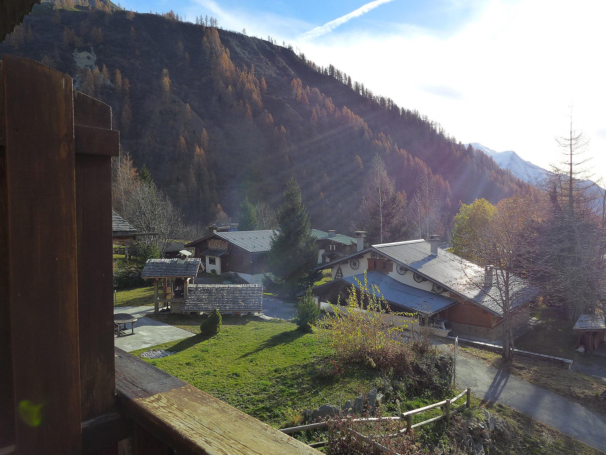 Foto 10 - Apartamento de 2 habitaciones en Chamonix-Mont-Blanc con jardín y vistas a la montaña