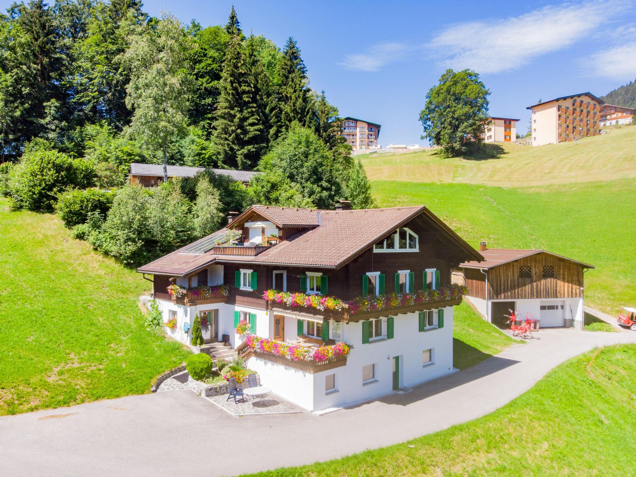 Foto 1 - Apartamento de 2 habitaciones en Bartholomäberg con jardín y vistas a la montaña