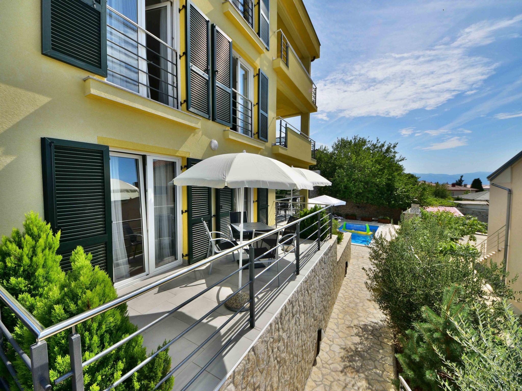 Photo 2 - 1 bedroom Apartment in Novi Vinodolski with swimming pool and sea view