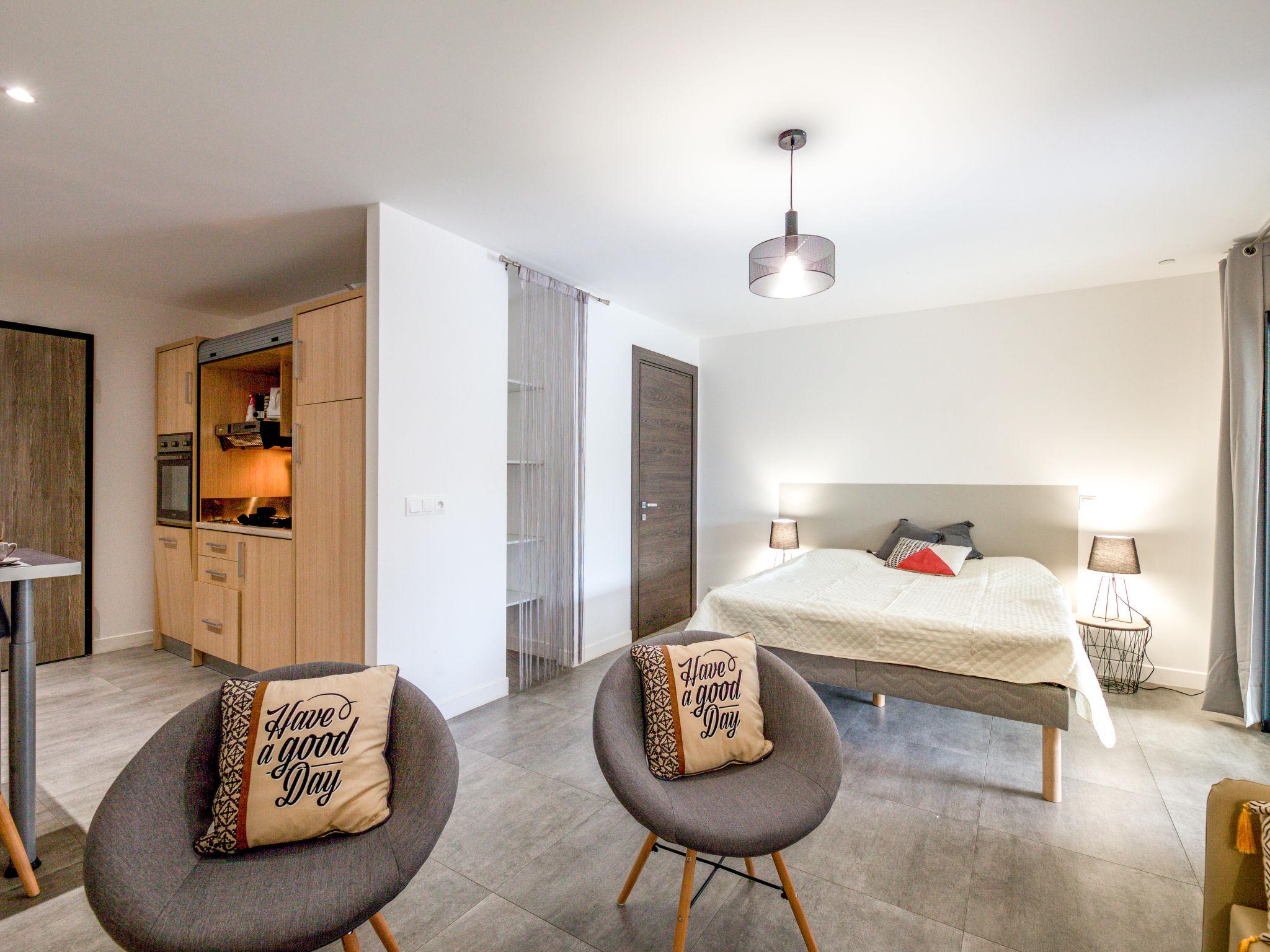Foto 4 - Apartment mit 1 Schlafzimmer in Porto-Vecchio mit schwimmbad und blick aufs meer