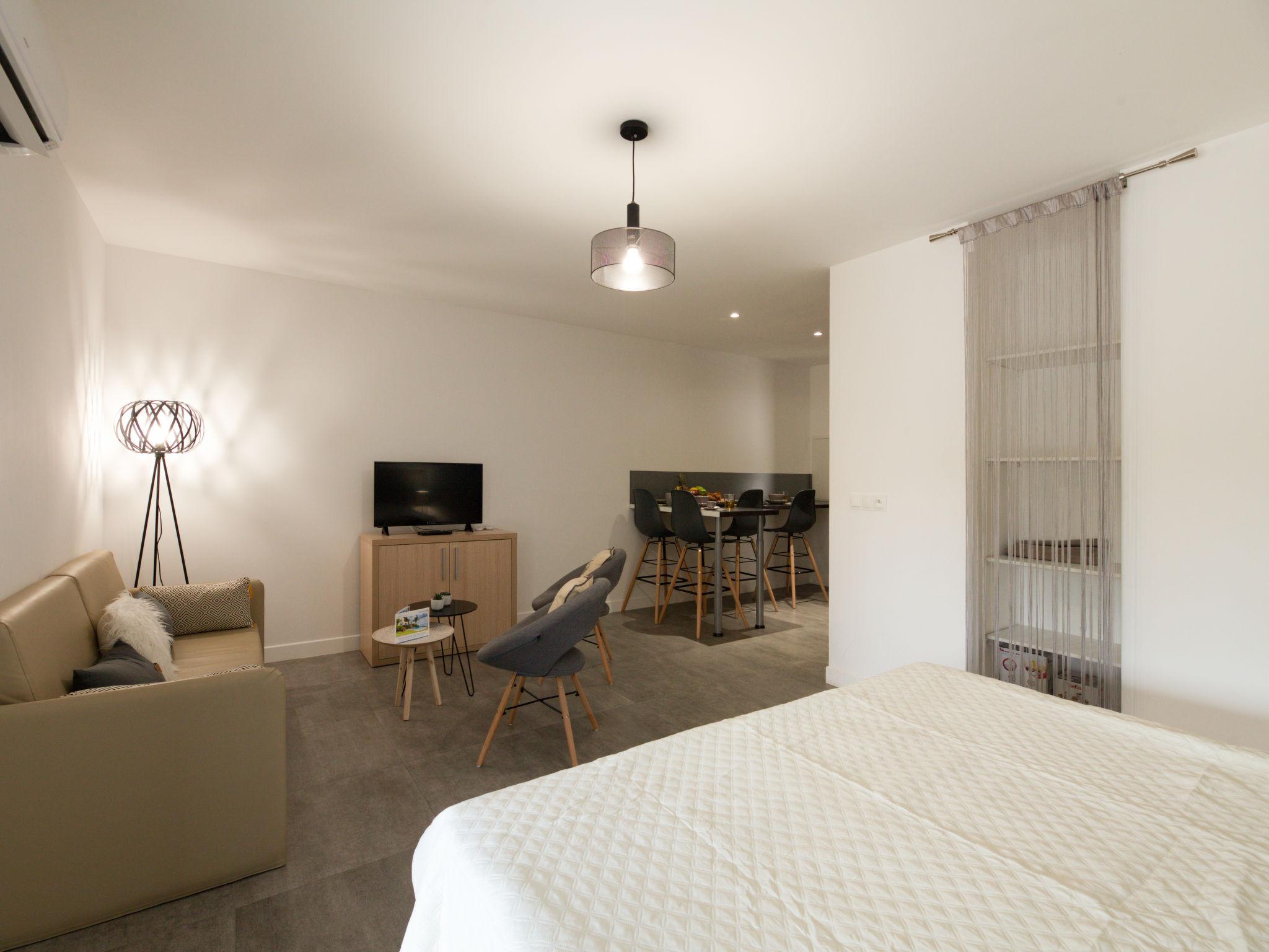 Foto 9 - Apartment mit 1 Schlafzimmer in Porto-Vecchio mit schwimmbad und blick aufs meer