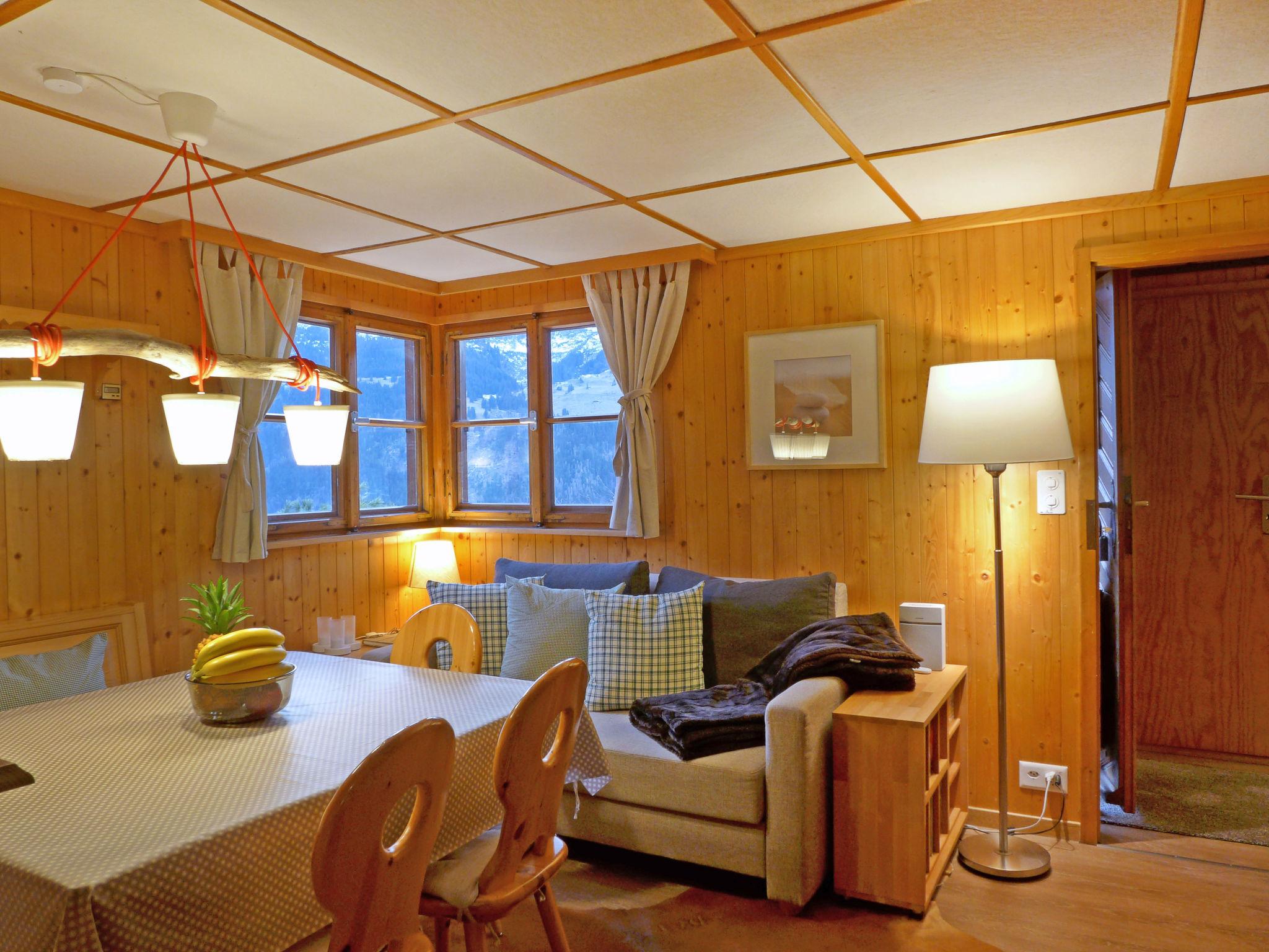 Foto 1 - Casa con 2 camere da letto a Lauterbrunnen con terrazza e vista sulle montagne