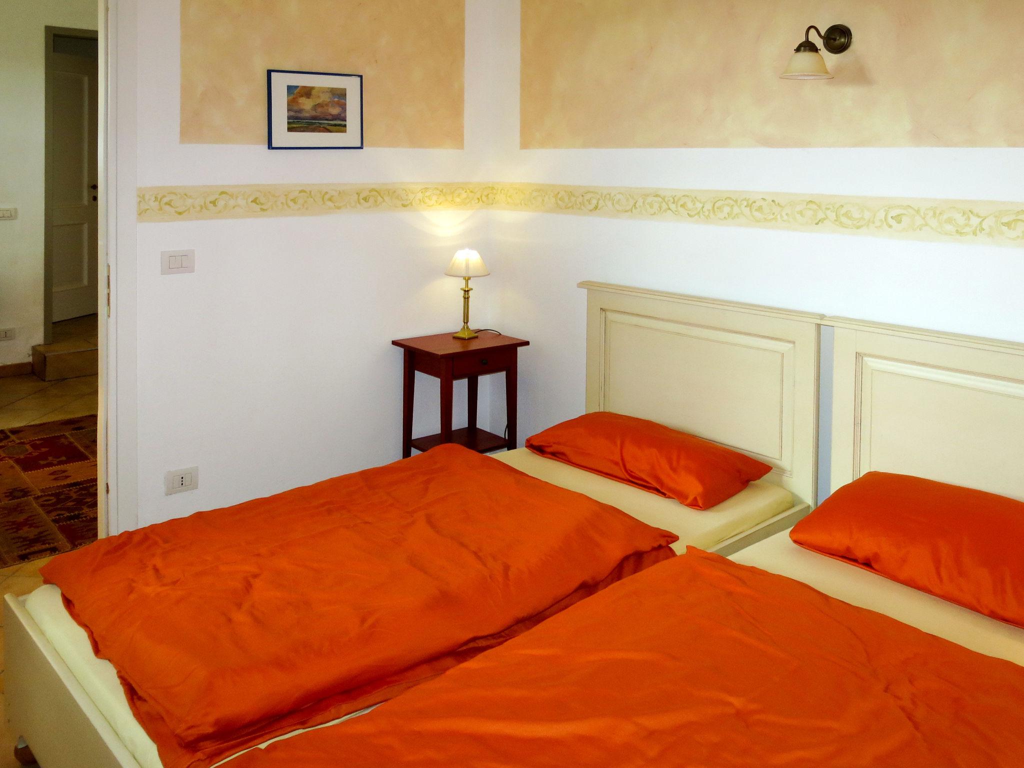 Foto 9 - Apartment mit 2 Schlafzimmern in Bonvicino mit schwimmbad und garten