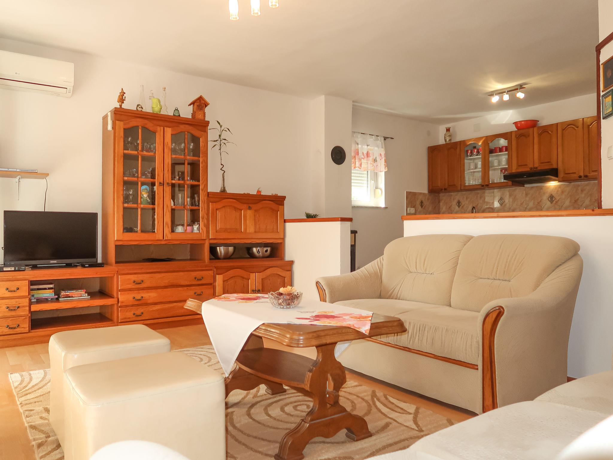 Foto 5 - Appartamento con 2 camere da letto a Crikvenica con terrazza e vista mare