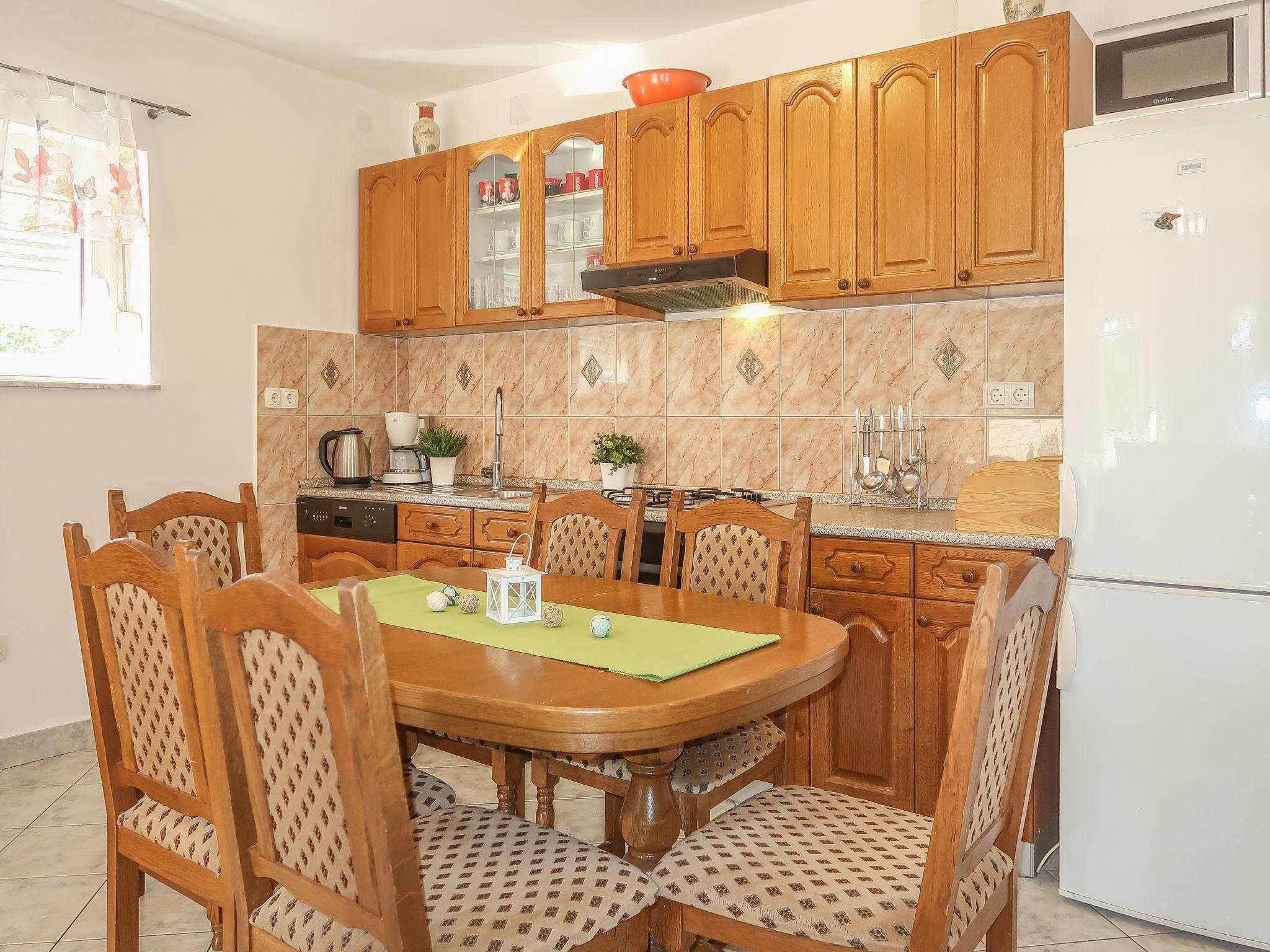 Photo 7 - 2 bedroom Apartment in Crikvenica with garden and terrace