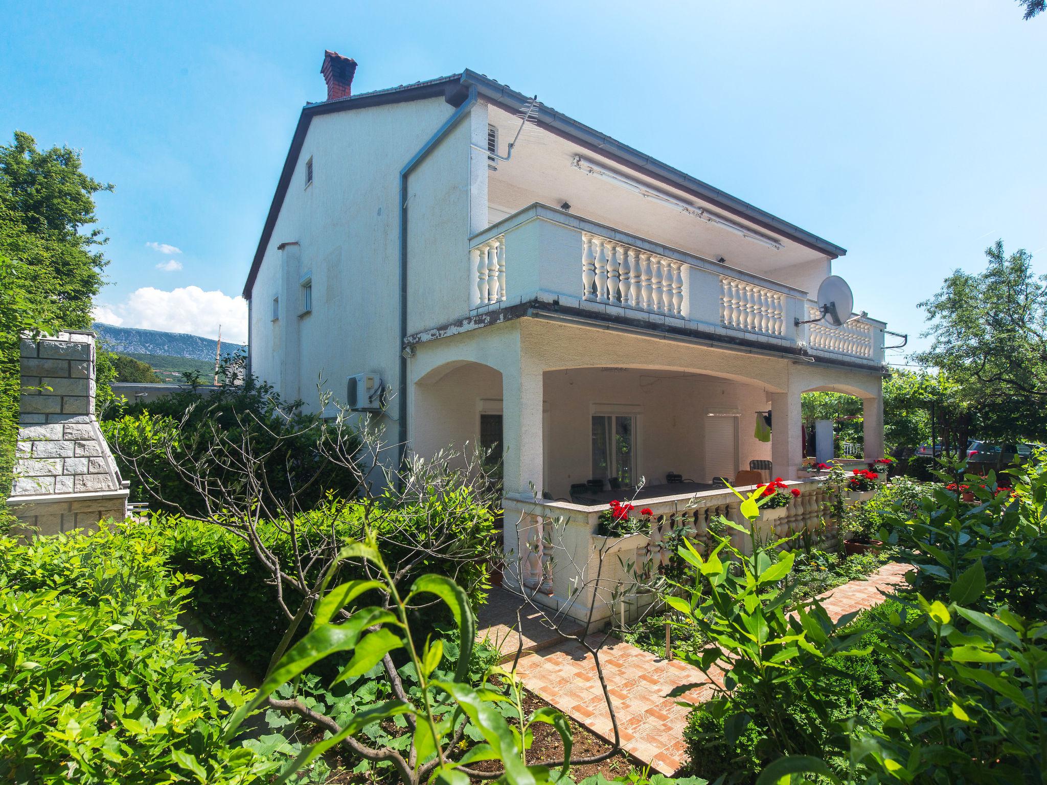 Foto 2 - Apartamento de 2 habitaciones en Crikvenica con terraza y vistas al mar
