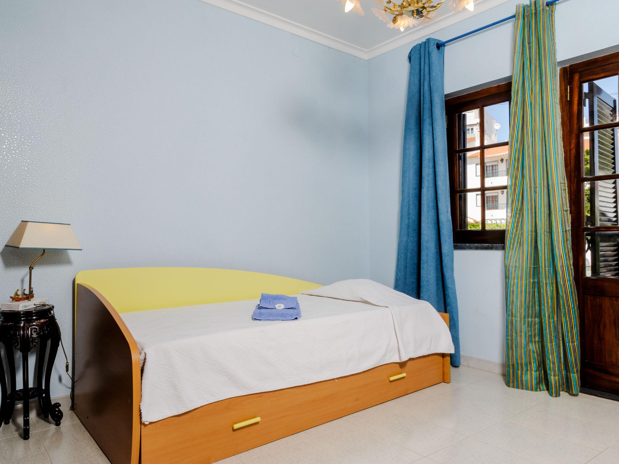 Foto 9 - Appartamento con 4 camere da letto a Mafra con giardino e vista mare
