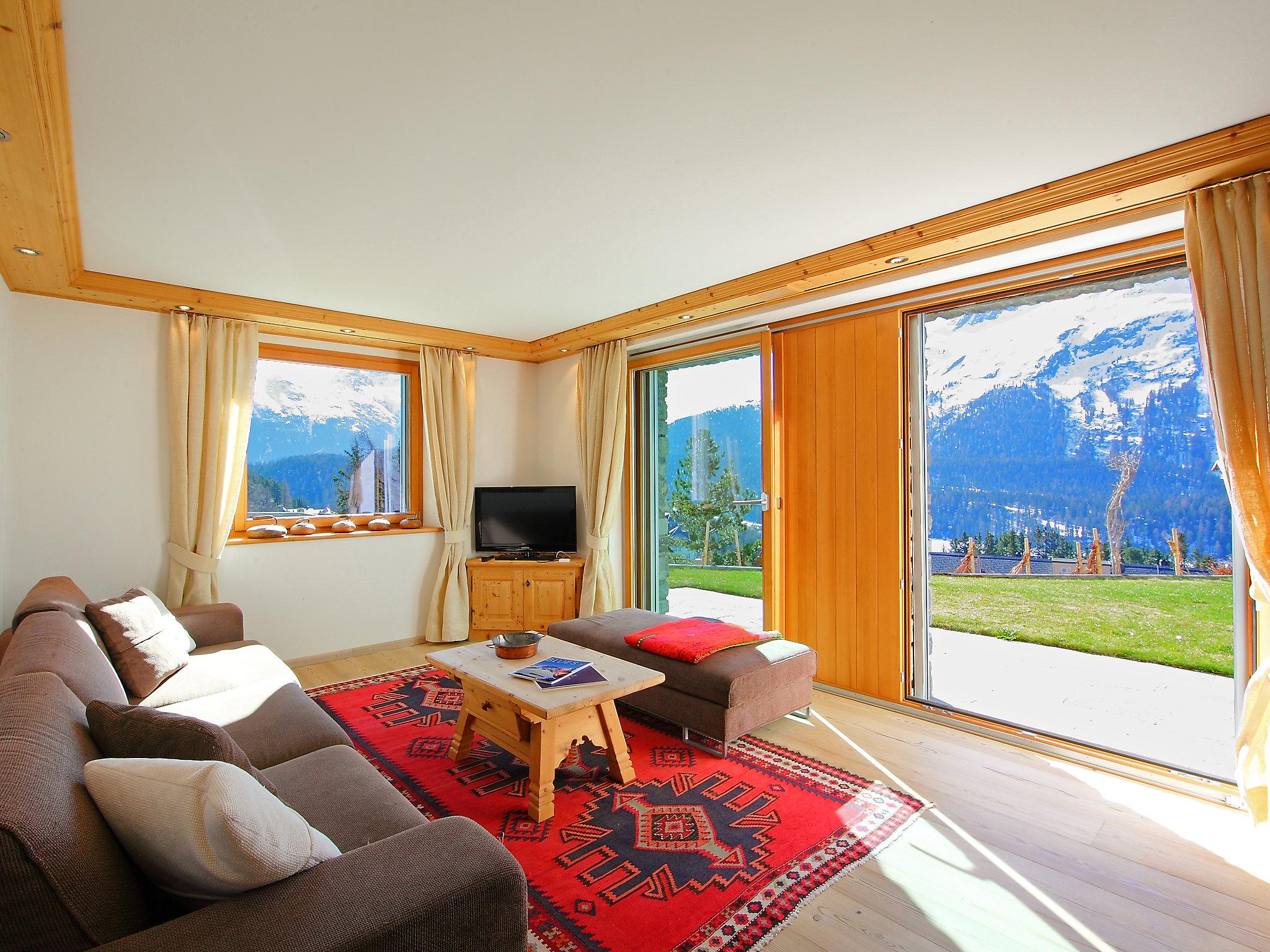 Photo 1 - Appartement de 3 chambres à Sankt Moritz avec jardin et vues sur la montagne
