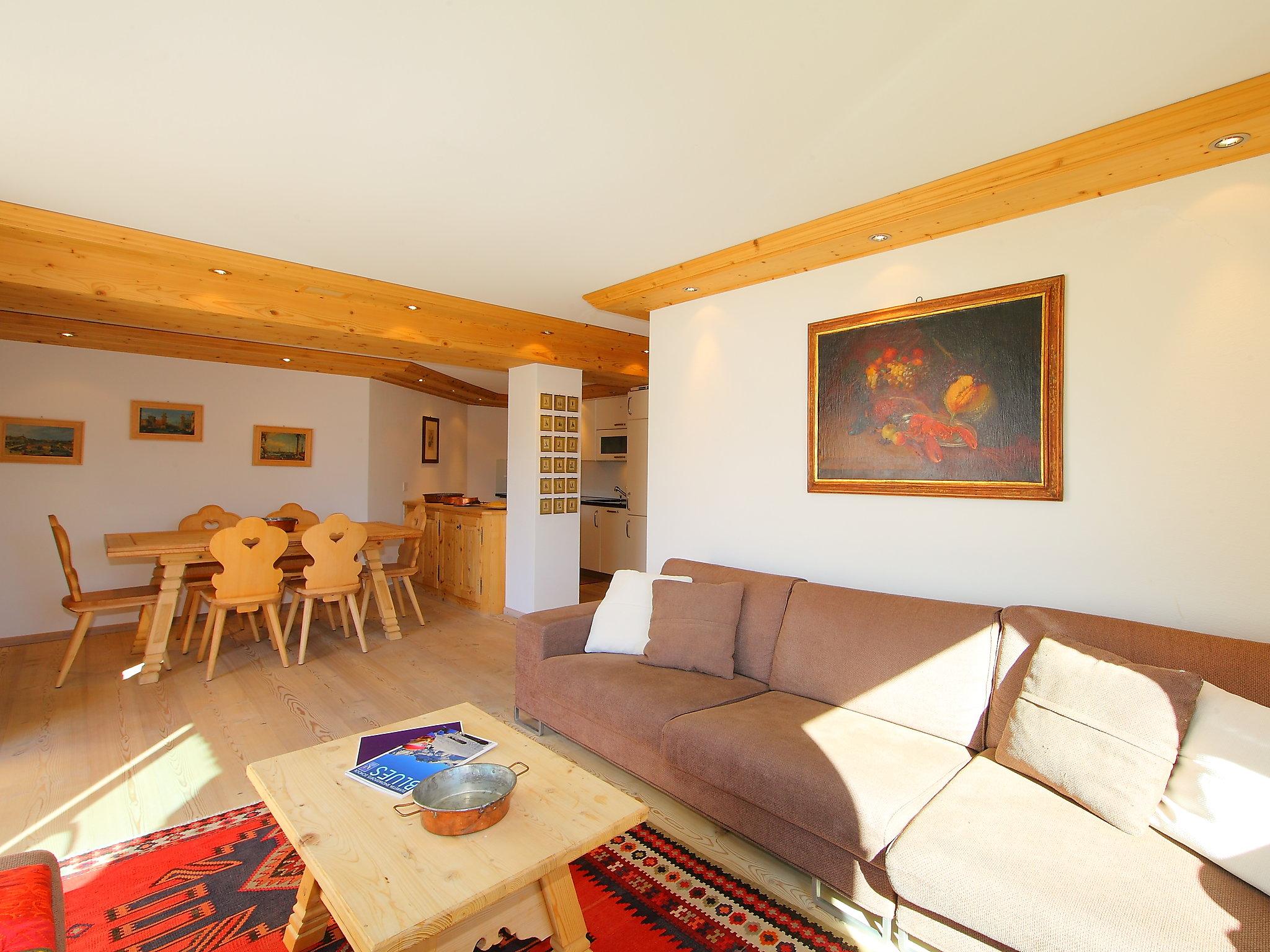 Foto 7 - Appartamento con 3 camere da letto a Sankt Moritz con giardino e vista sulle montagne