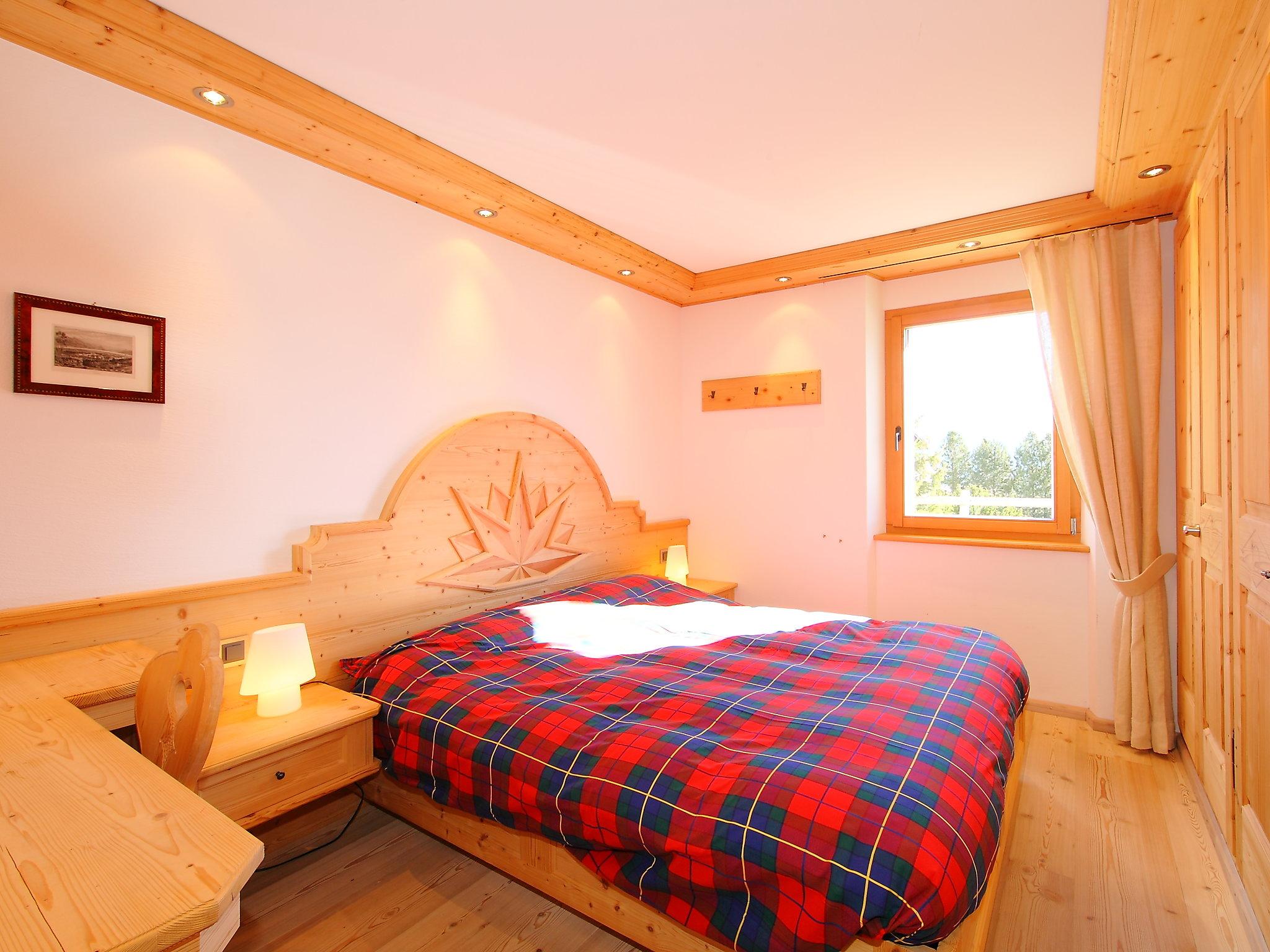 Foto 4 - Appartamento con 3 camere da letto a Sankt Moritz con giardino e vista sulle montagne