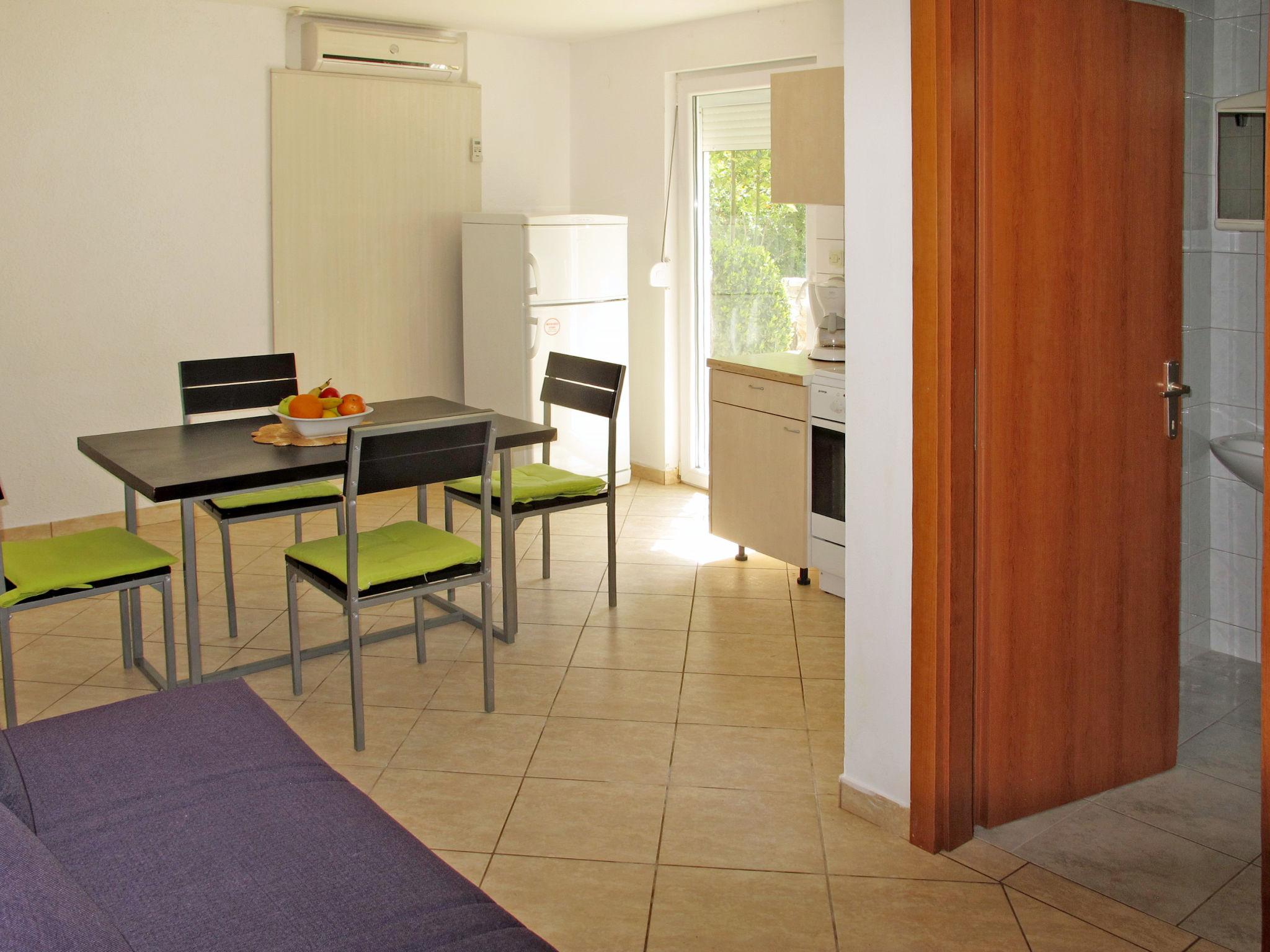 Foto 4 - Apartamento de 1 habitación en Novigrad con jardín y terraza