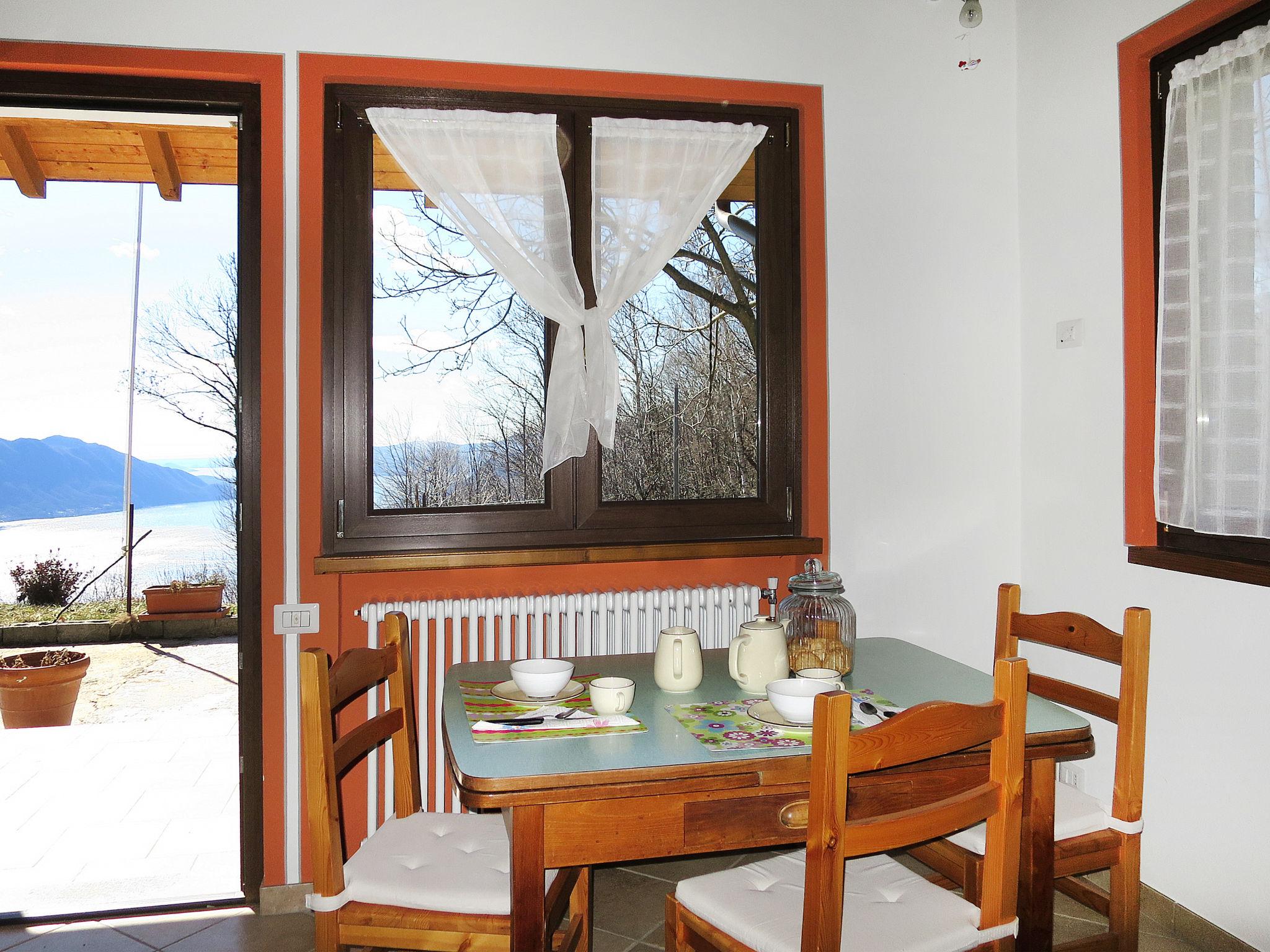 Photo 8 - Maison de 1 chambre à Trarego Viggiona avec jardin et terrasse