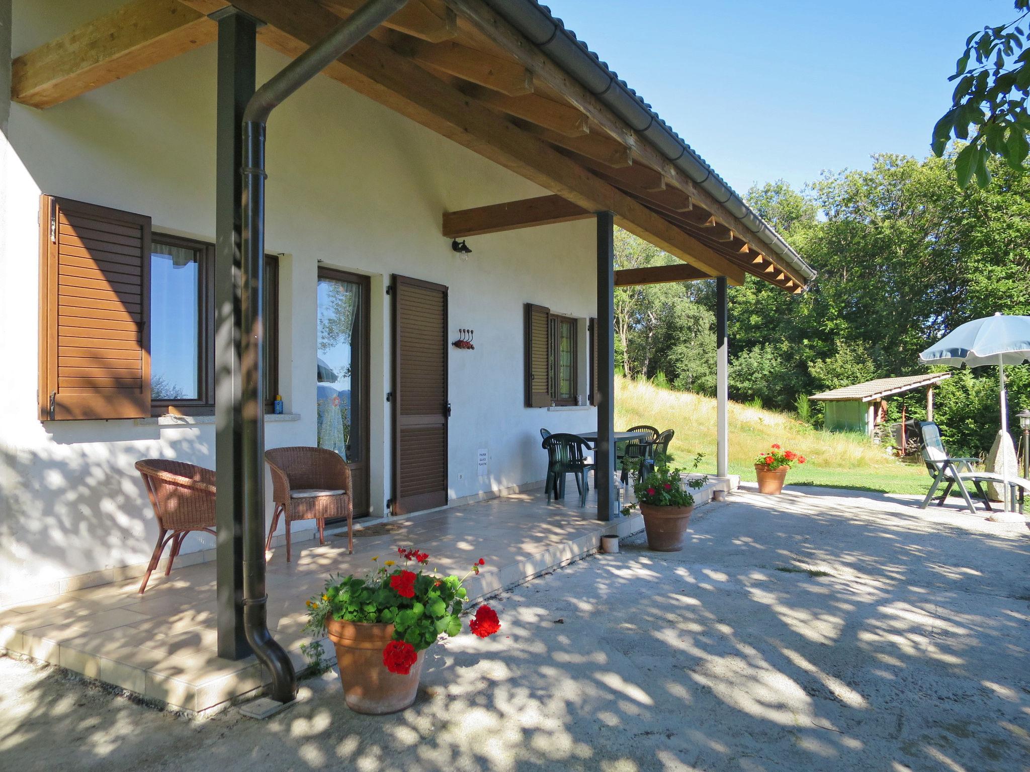 Foto 14 - Casa de 1 habitación en Trarego Viggiona con jardín y vistas a la montaña