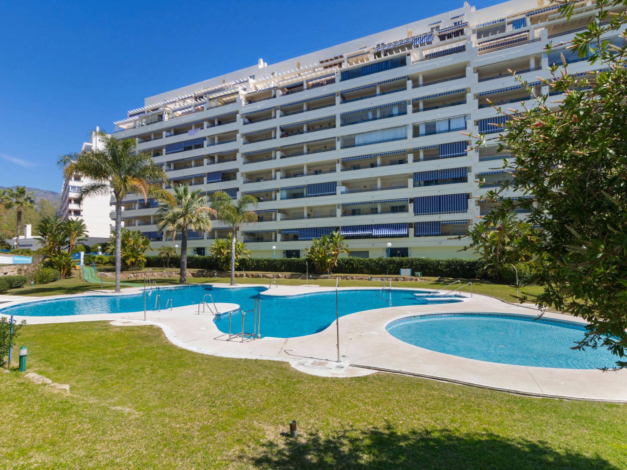 Foto 23 - Appartamento con 2 camere da letto a Marbella con piscina e vista mare